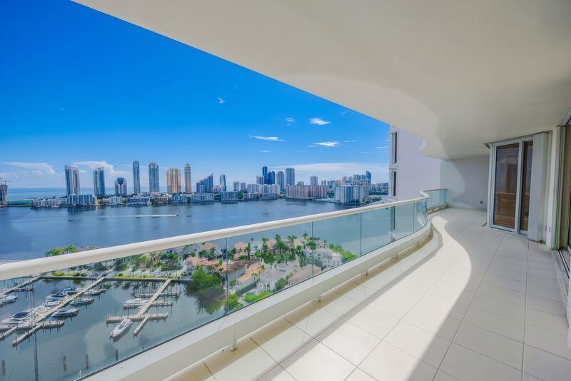 7000 Island Boulevard 2905