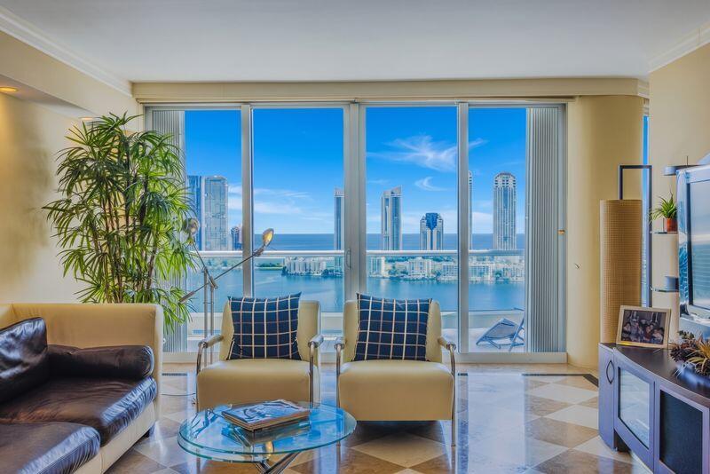 7000 Island Boulevard 2905