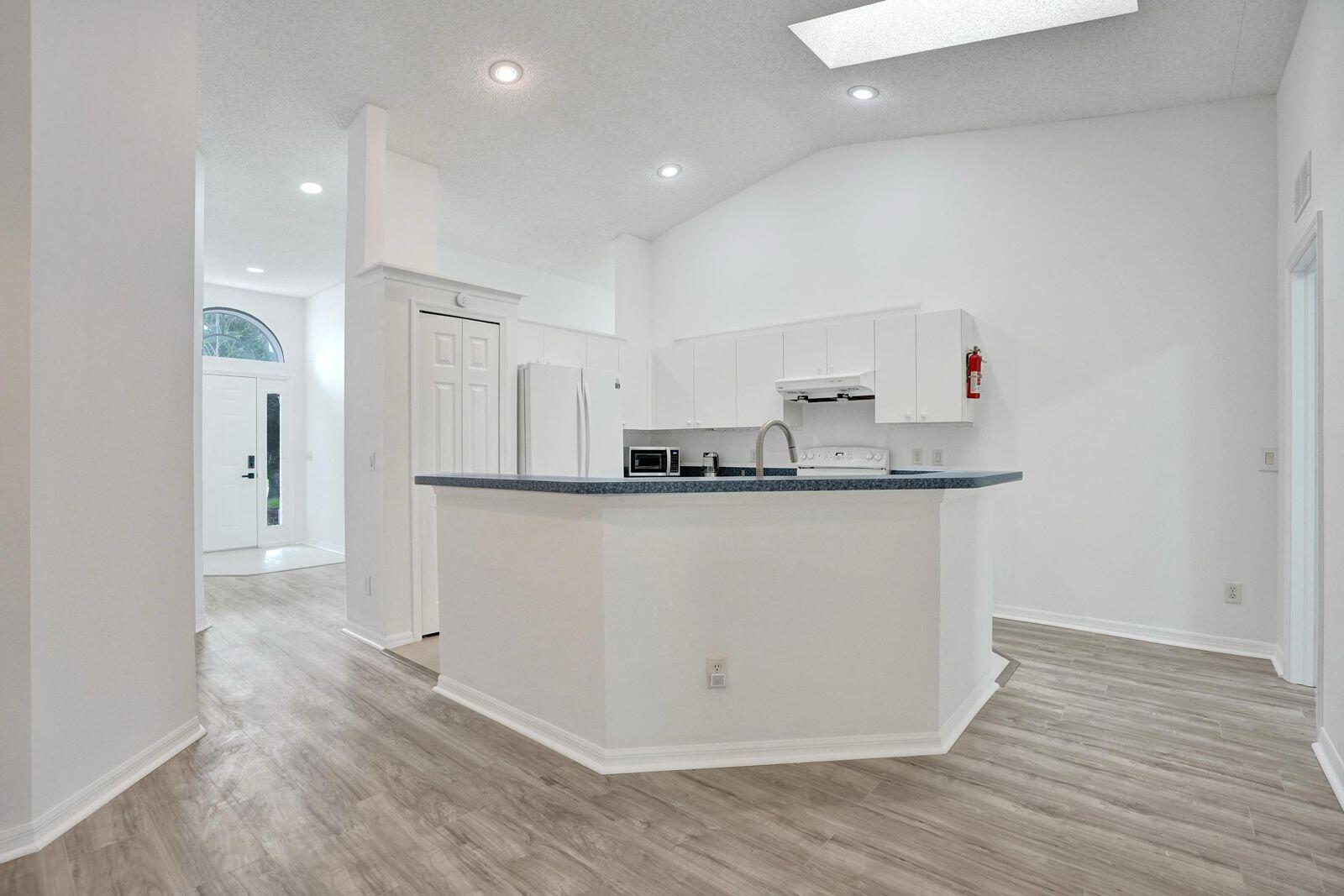 PORT ST LUCIE SECTION 27 - Residential Income