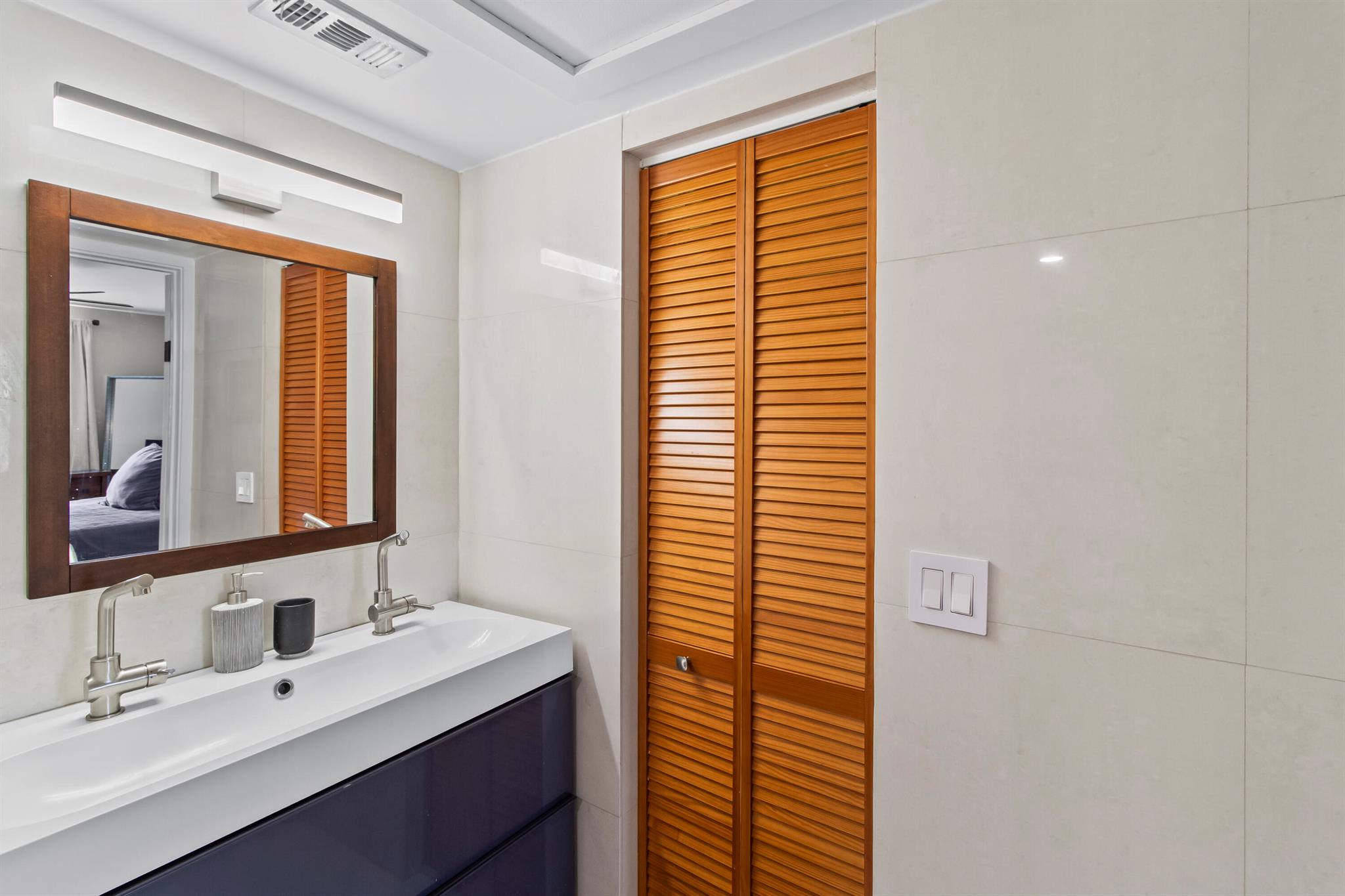 Bay Reach Condo - Residential Lease