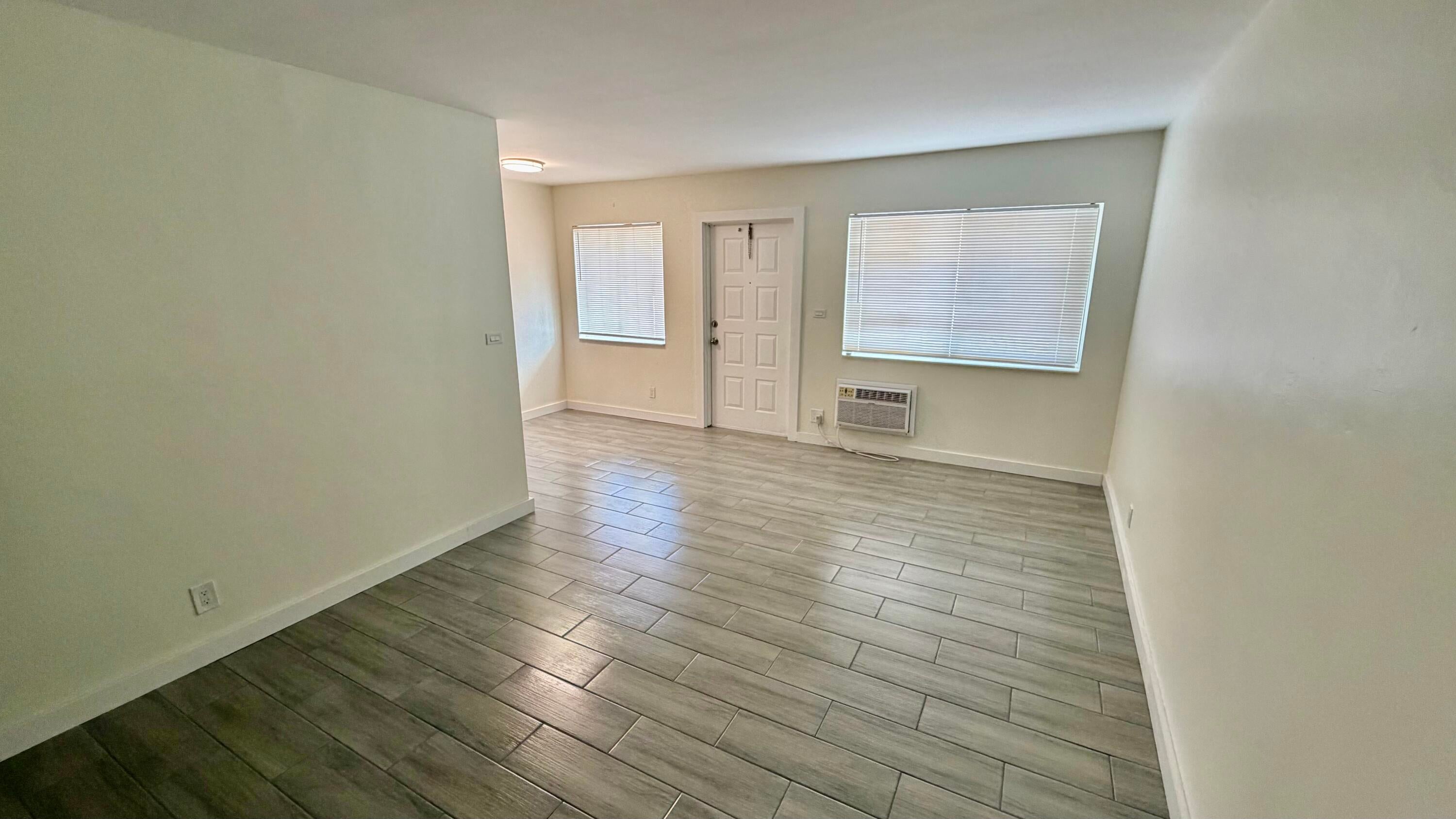 1810 E Oakland Park Boulevard 15