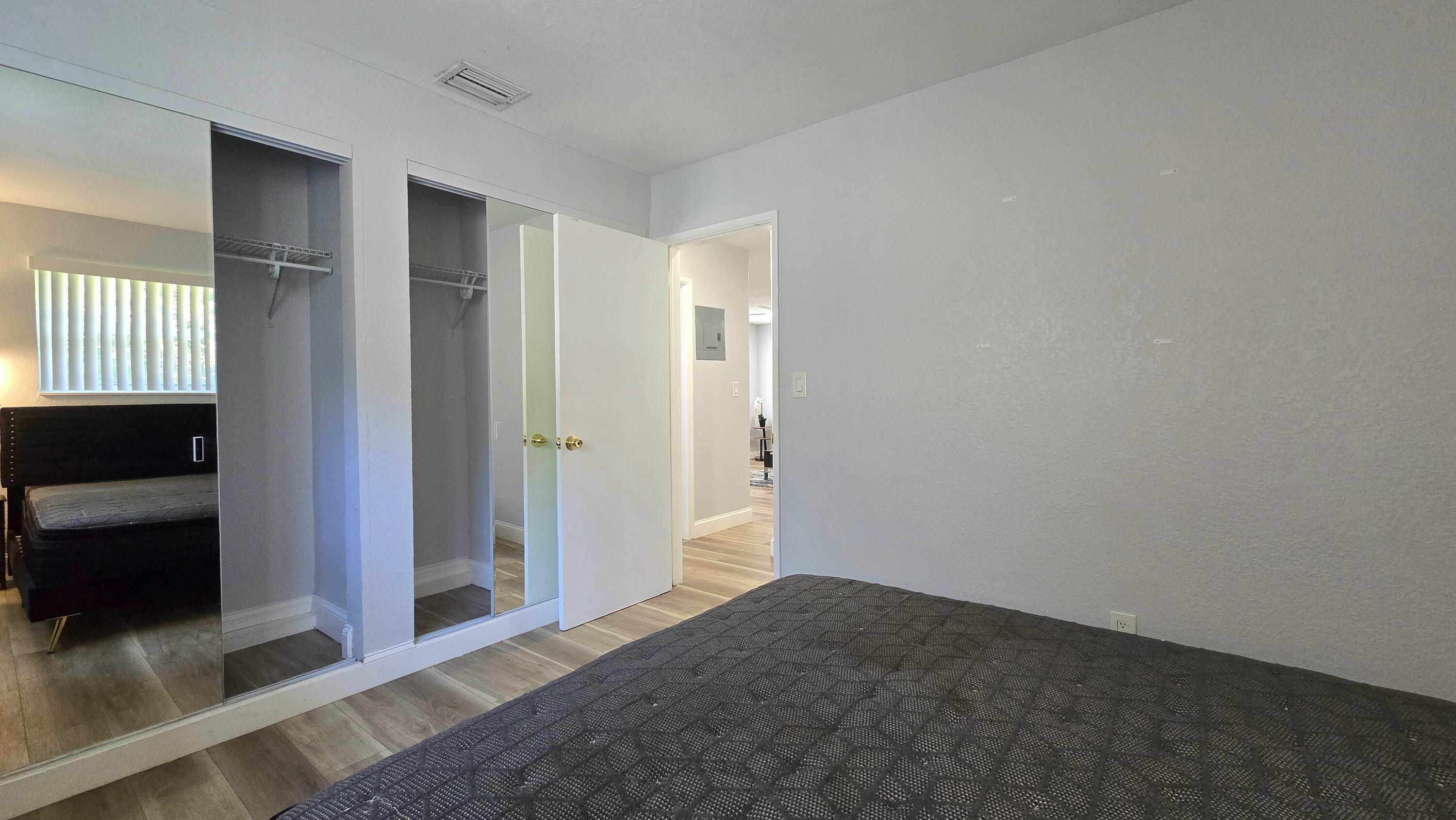 DELCREST PARK - Residential Lease