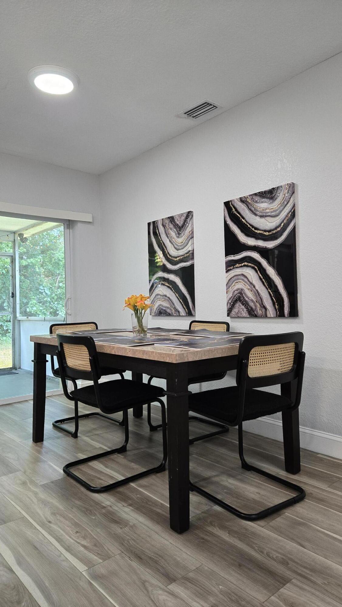 DELCREST PARK - Residential Lease