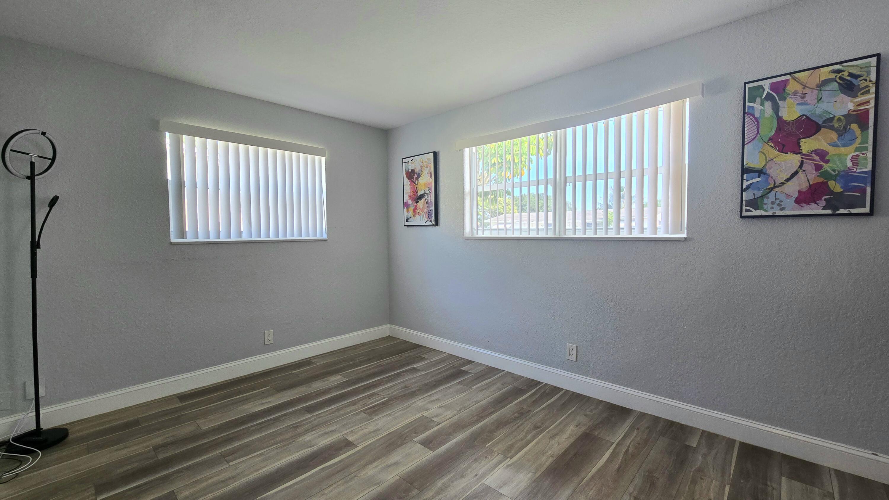 DELCREST PARK - Residential Lease