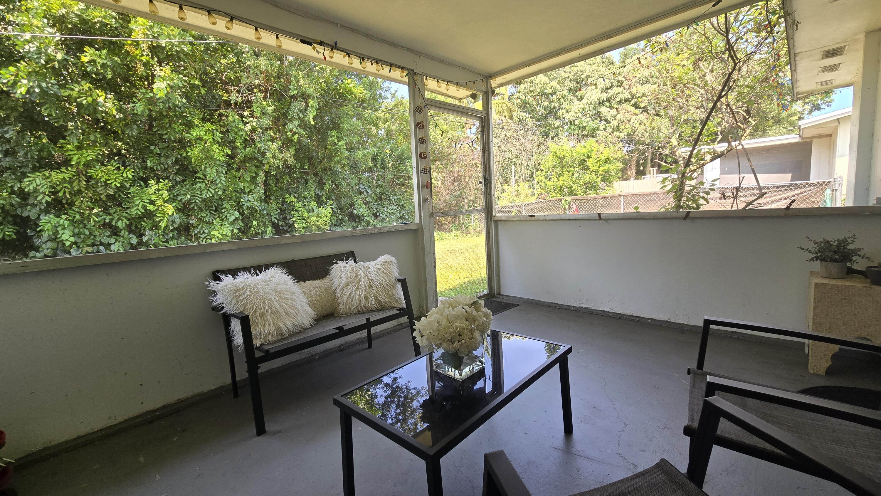 DELCREST PARK - Residential Lease
