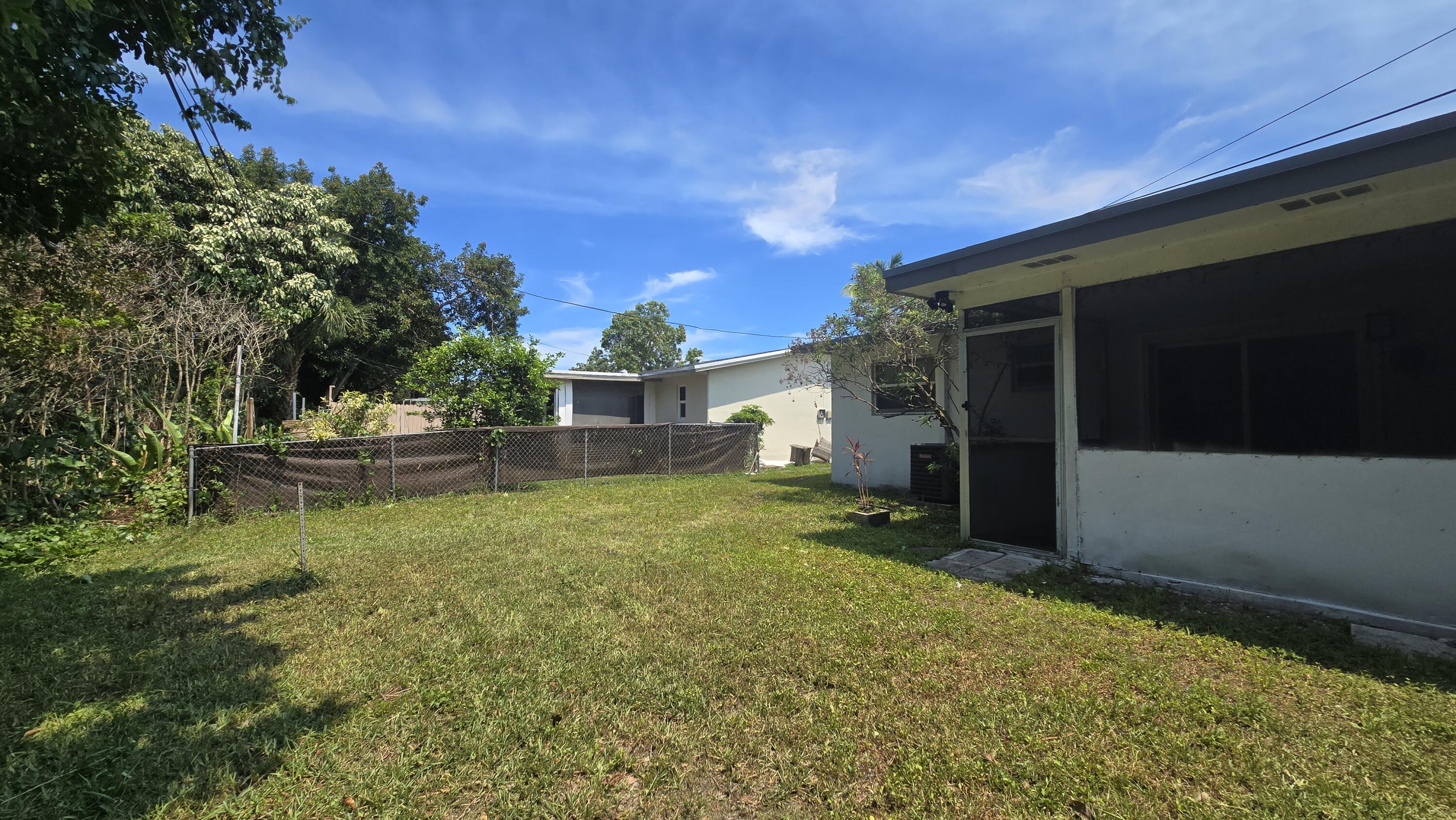 DELCREST PARK - Residential Lease