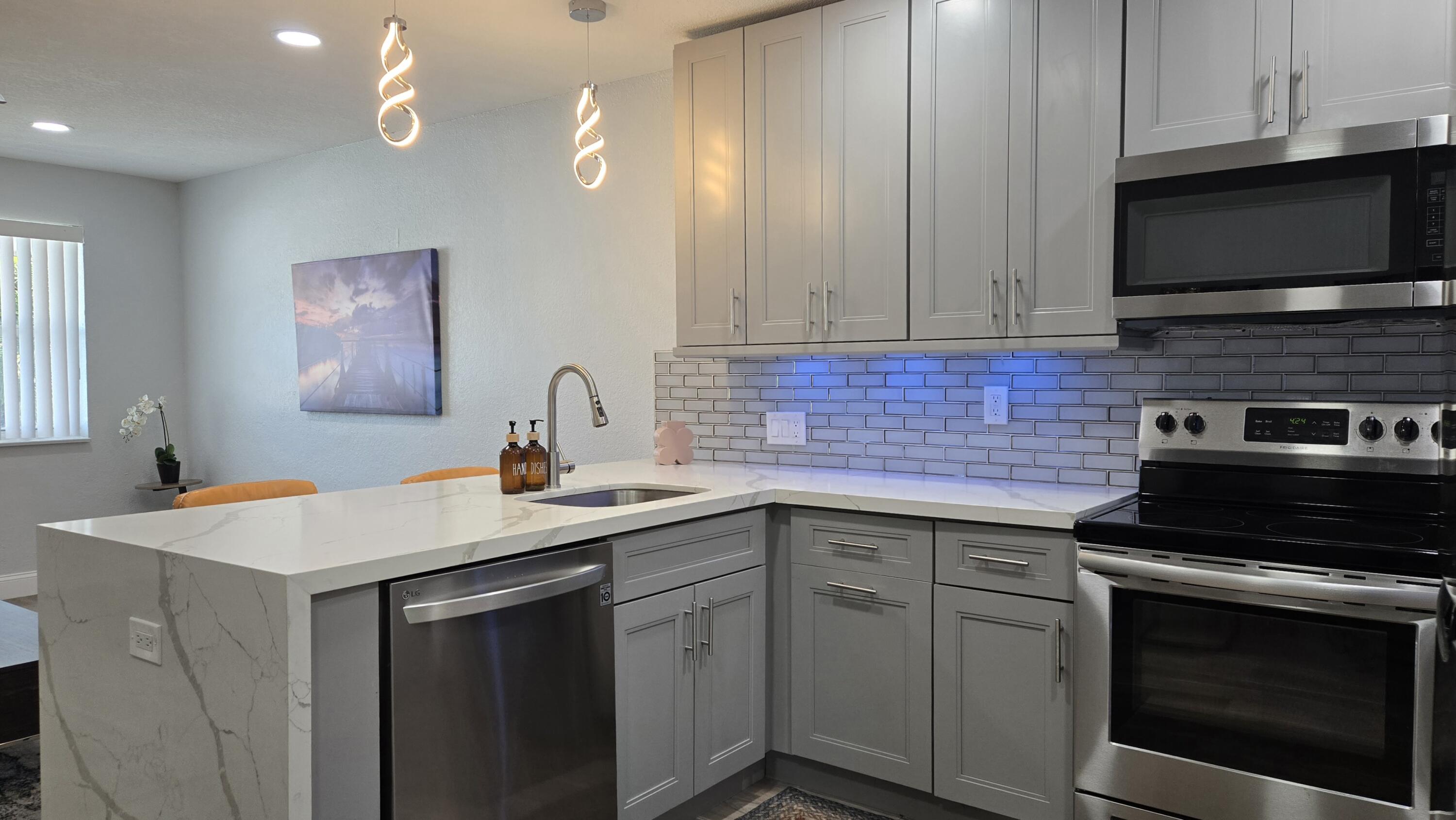DELCREST PARK - Residential Lease