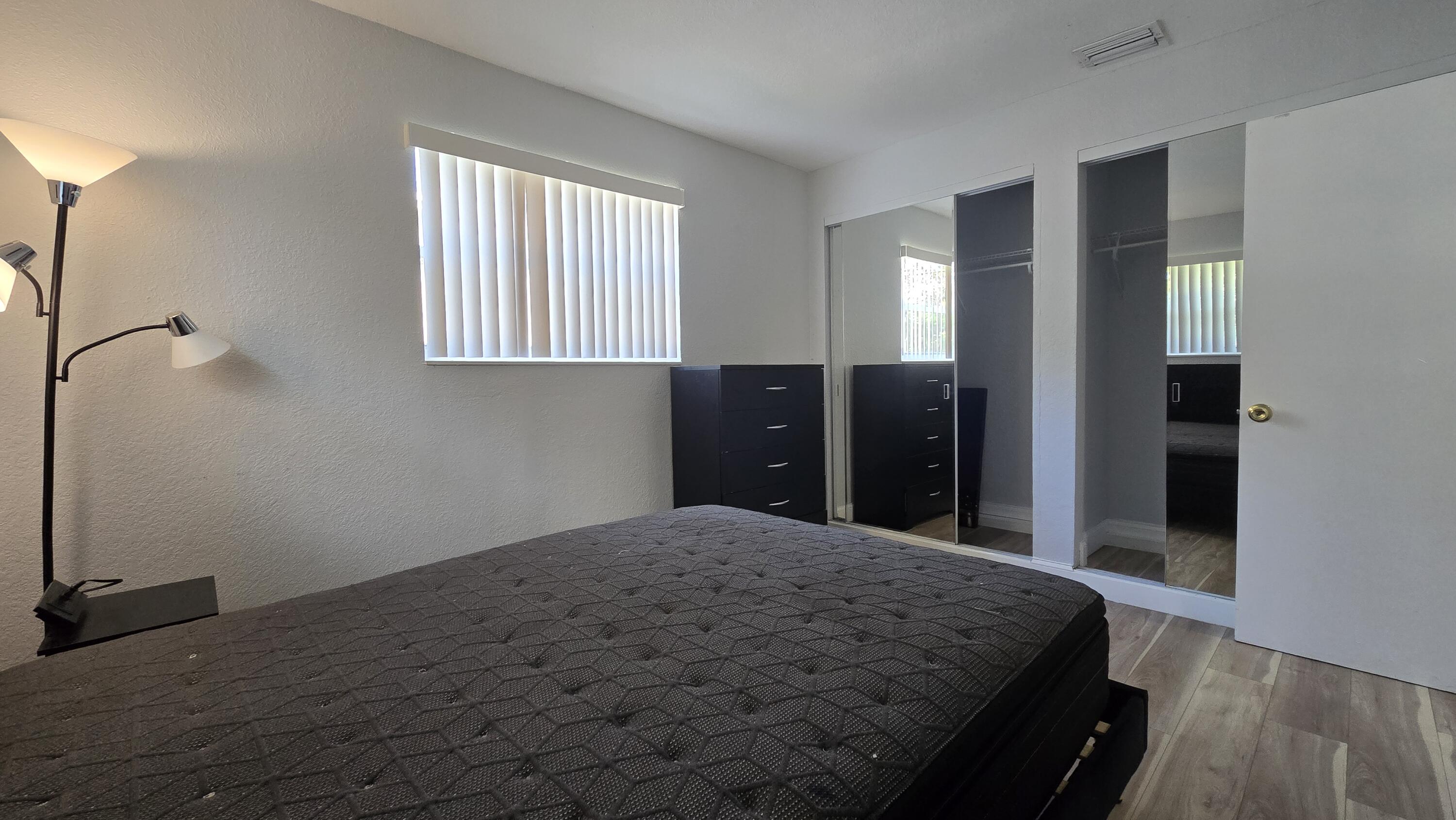 DELCREST PARK - Residential Lease