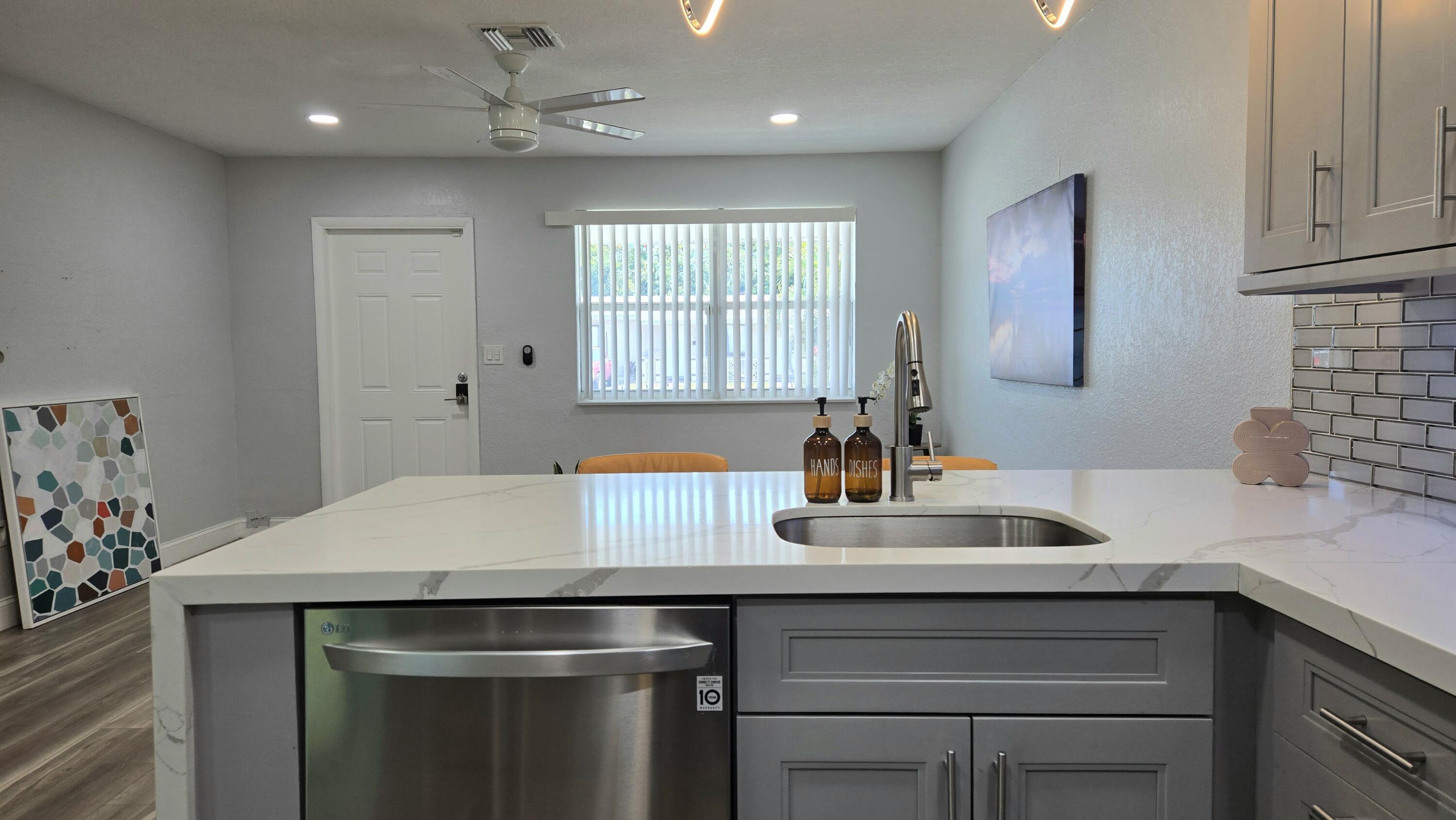DELCREST PARK - Residential Lease