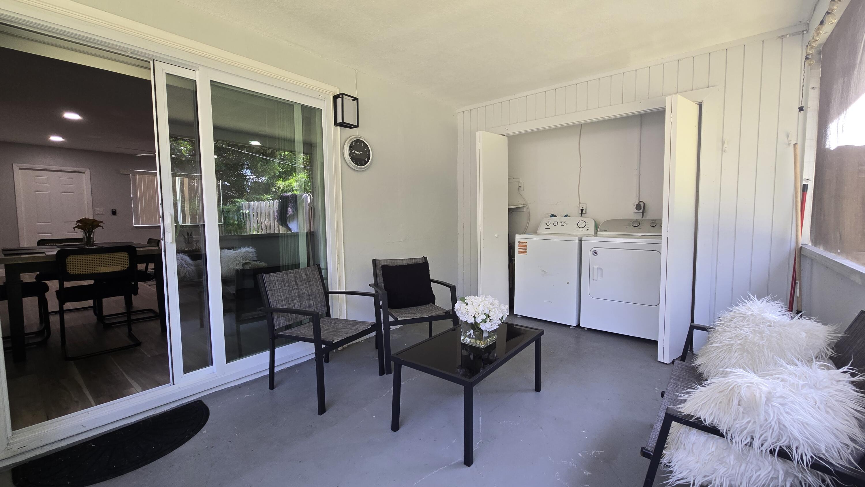 DELCREST PARK - Residential Lease