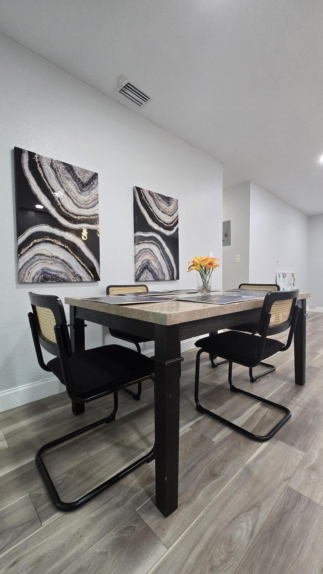 DELCREST PARK - Residential Lease