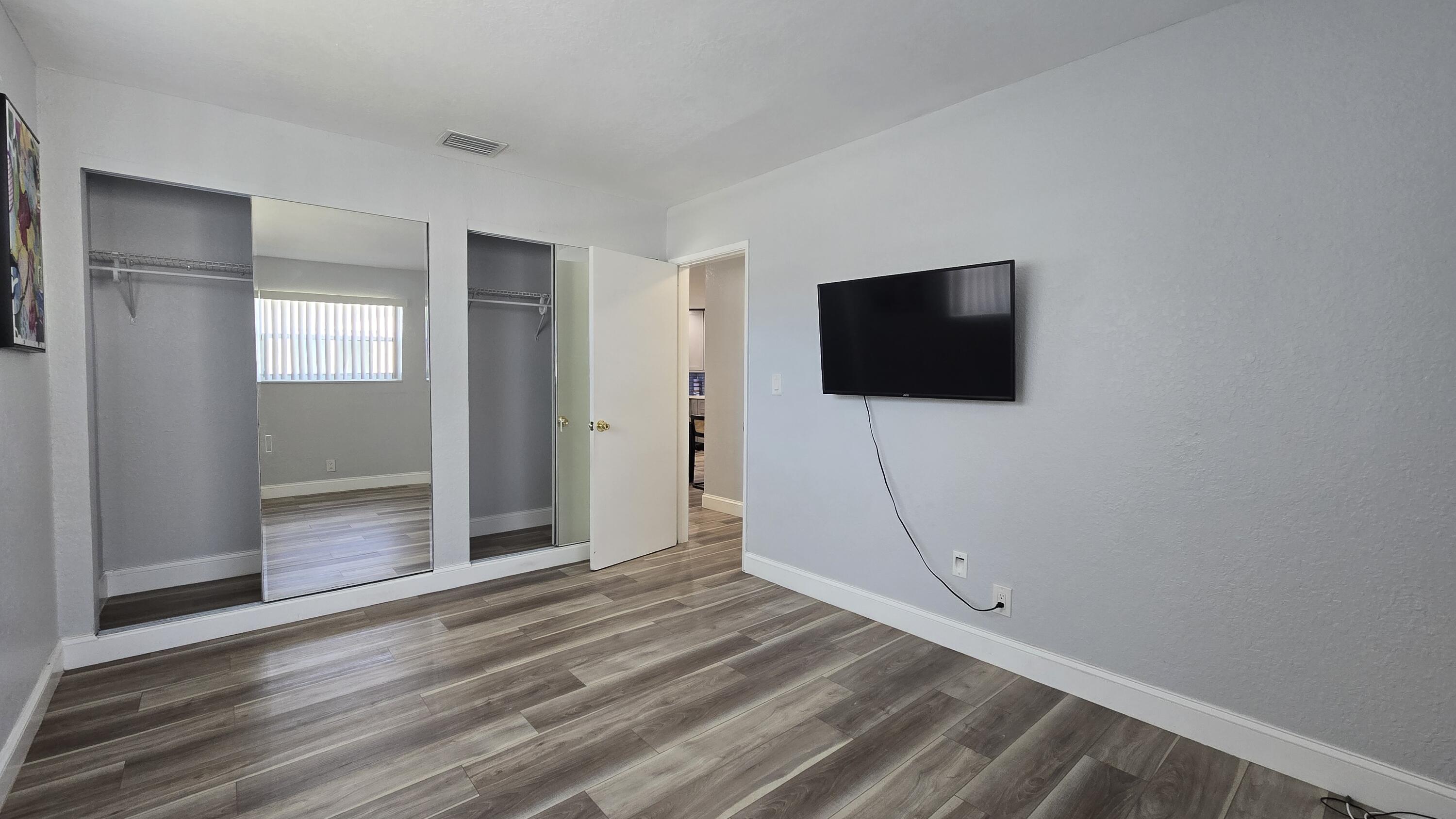 DELCREST PARK - Residential Lease