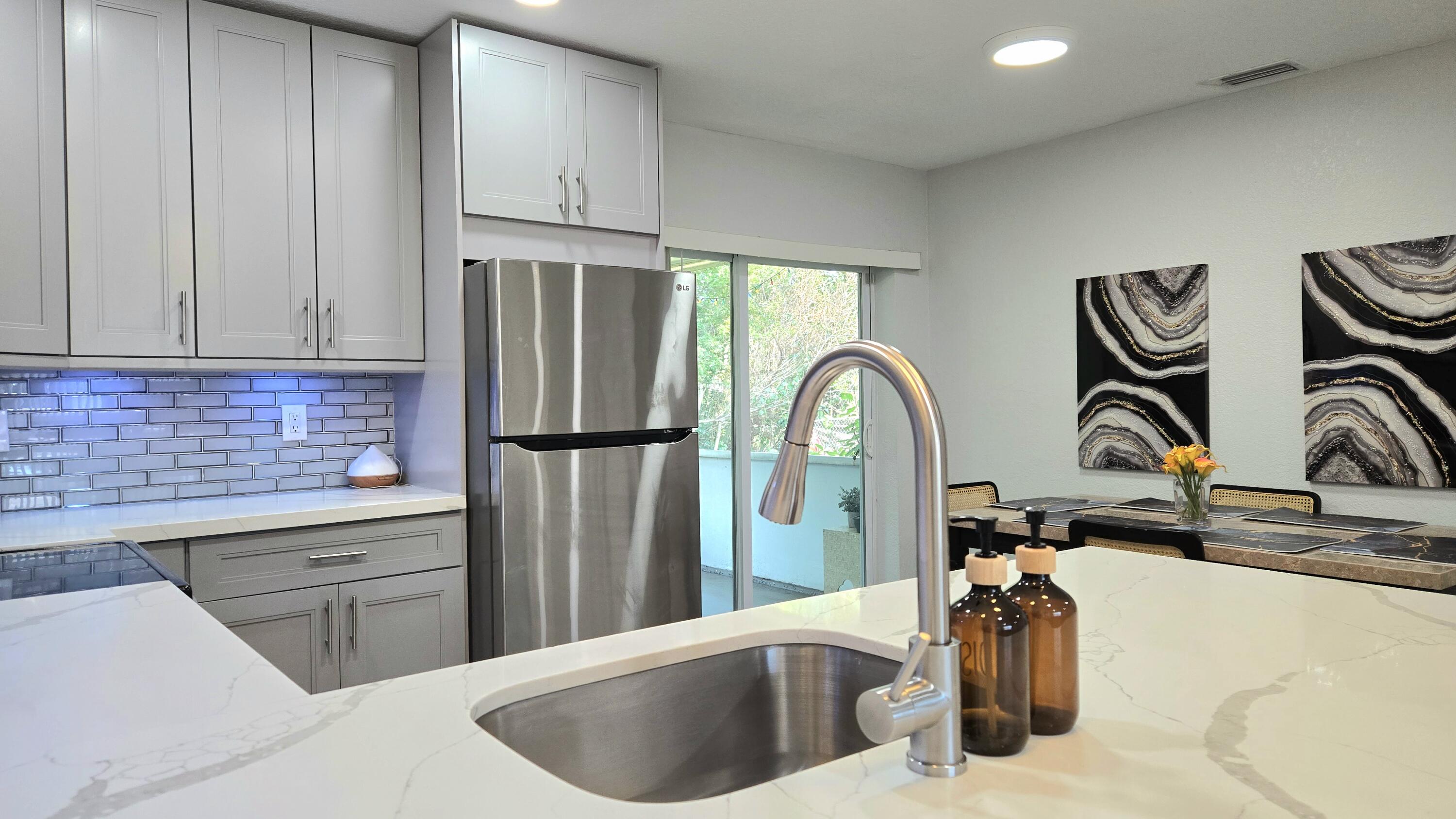 DELCREST PARK - Residential Lease