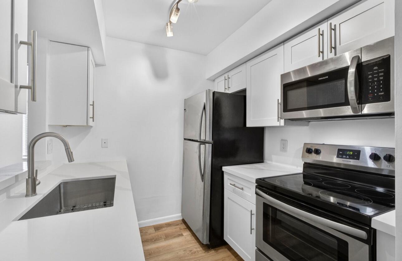 6258 Chasewood Drive C, Jupiter, FL, 33458/$289,900 3 6258 Chasewood Drive C