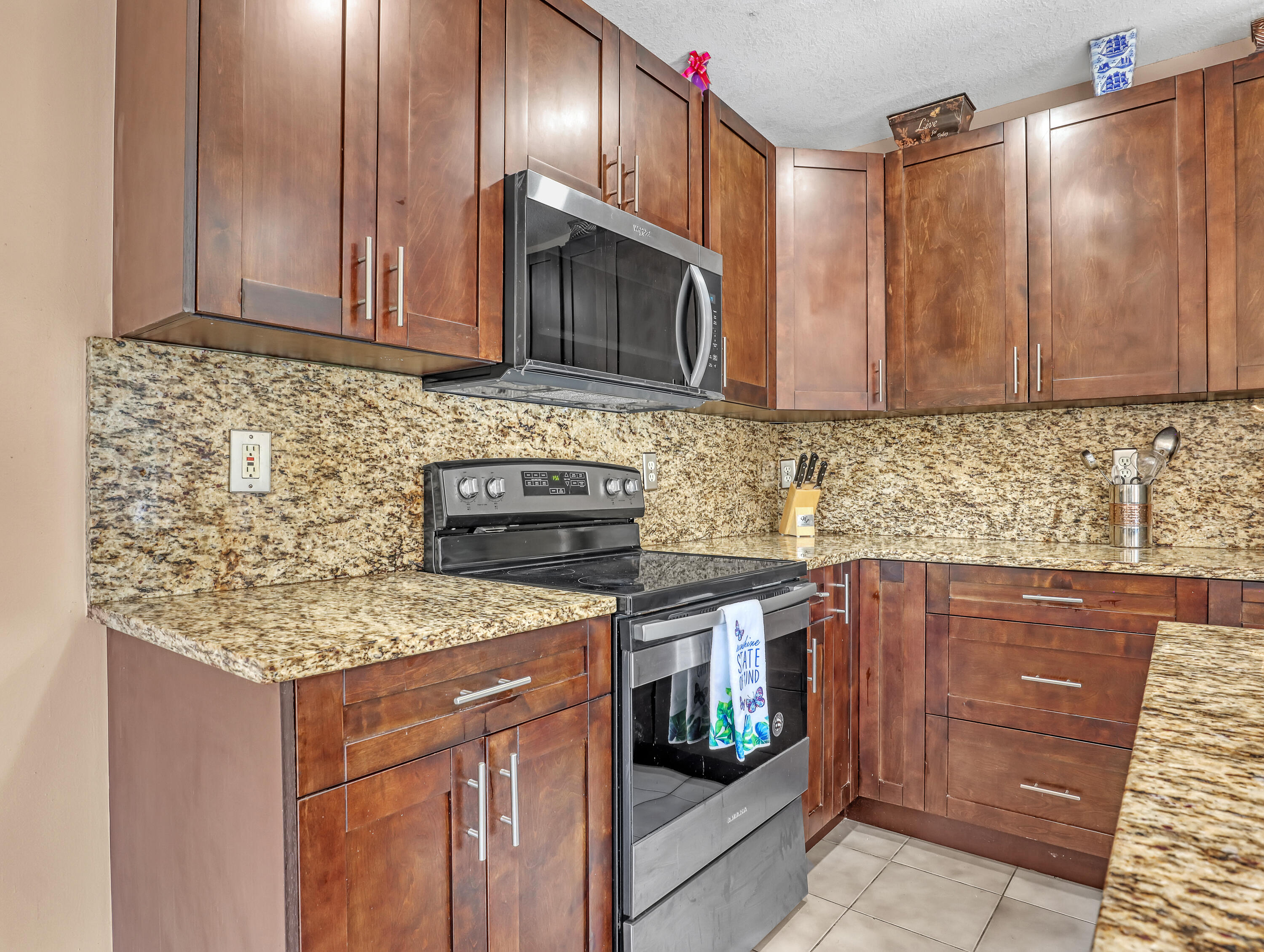 SUGAR POND MANOR OF WELLI - Residential Lease