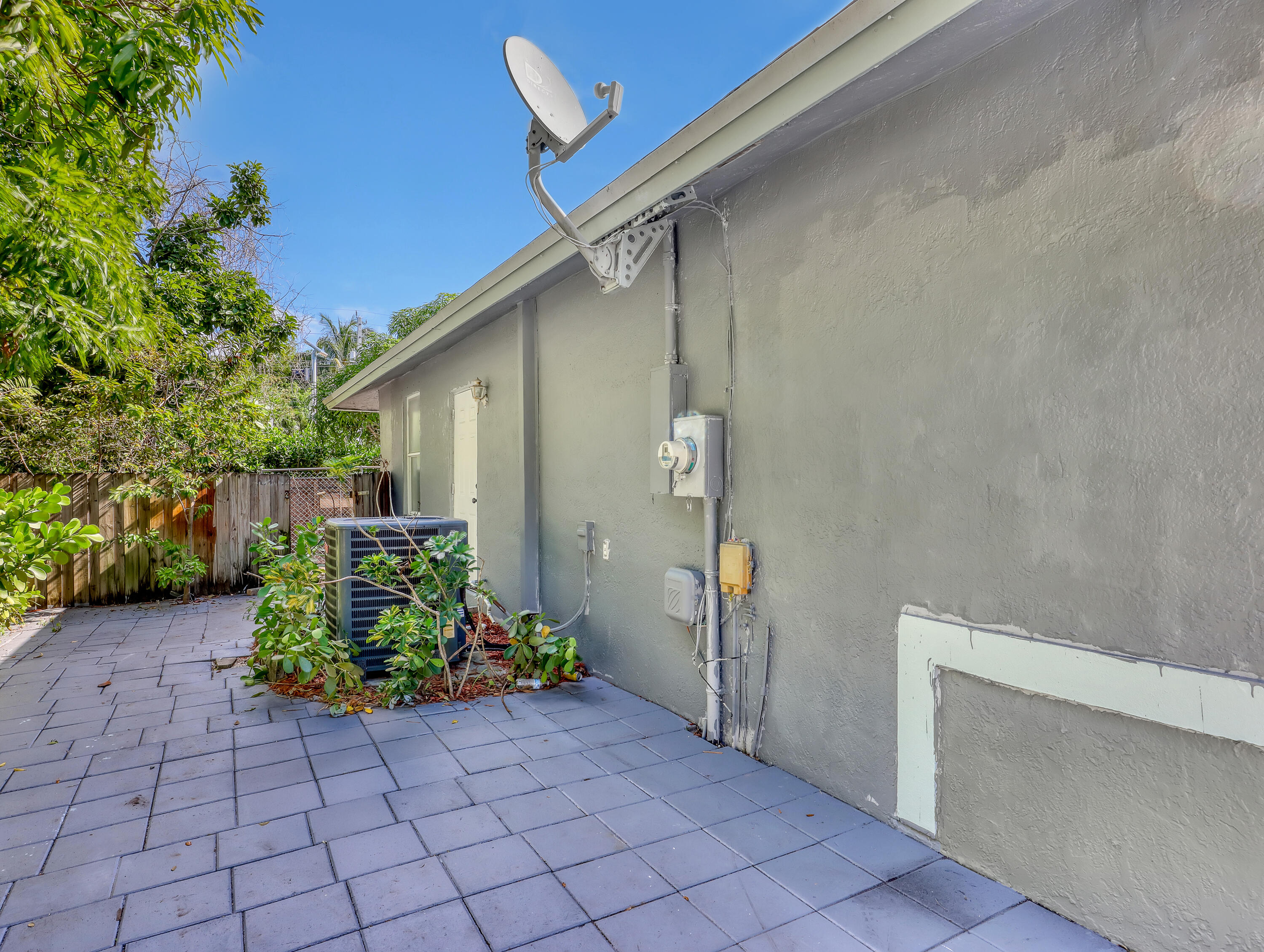 SUGAR POND MANOR OF WELLI - Residential Lease