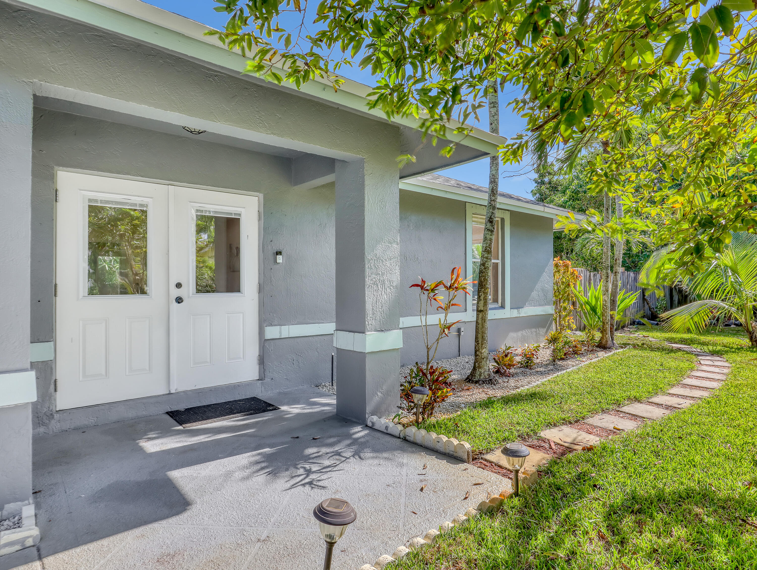 SUGAR POND MANOR OF WELLI - Residential Lease