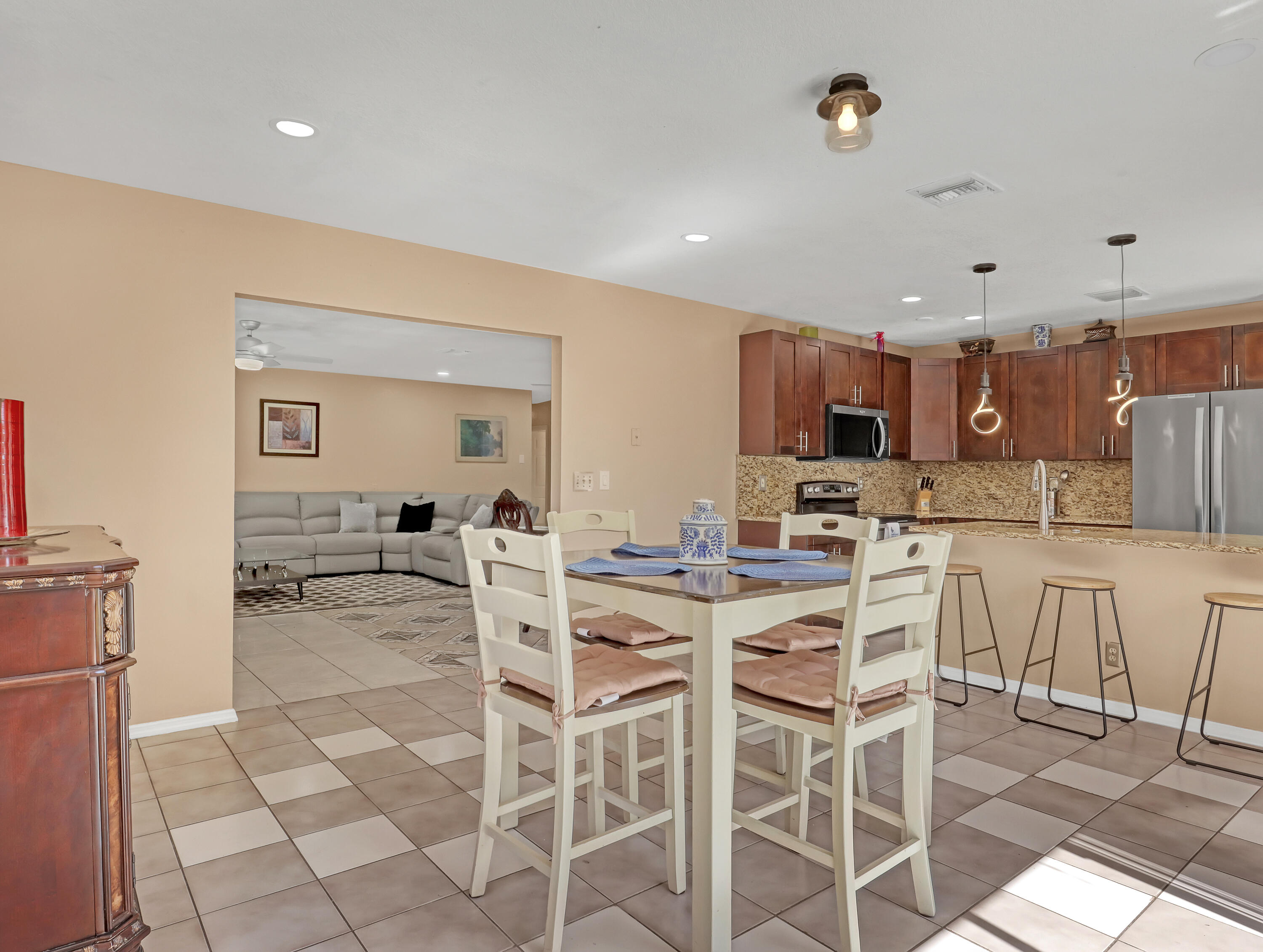 SUGAR POND MANOR OF WELLI - Residential Lease