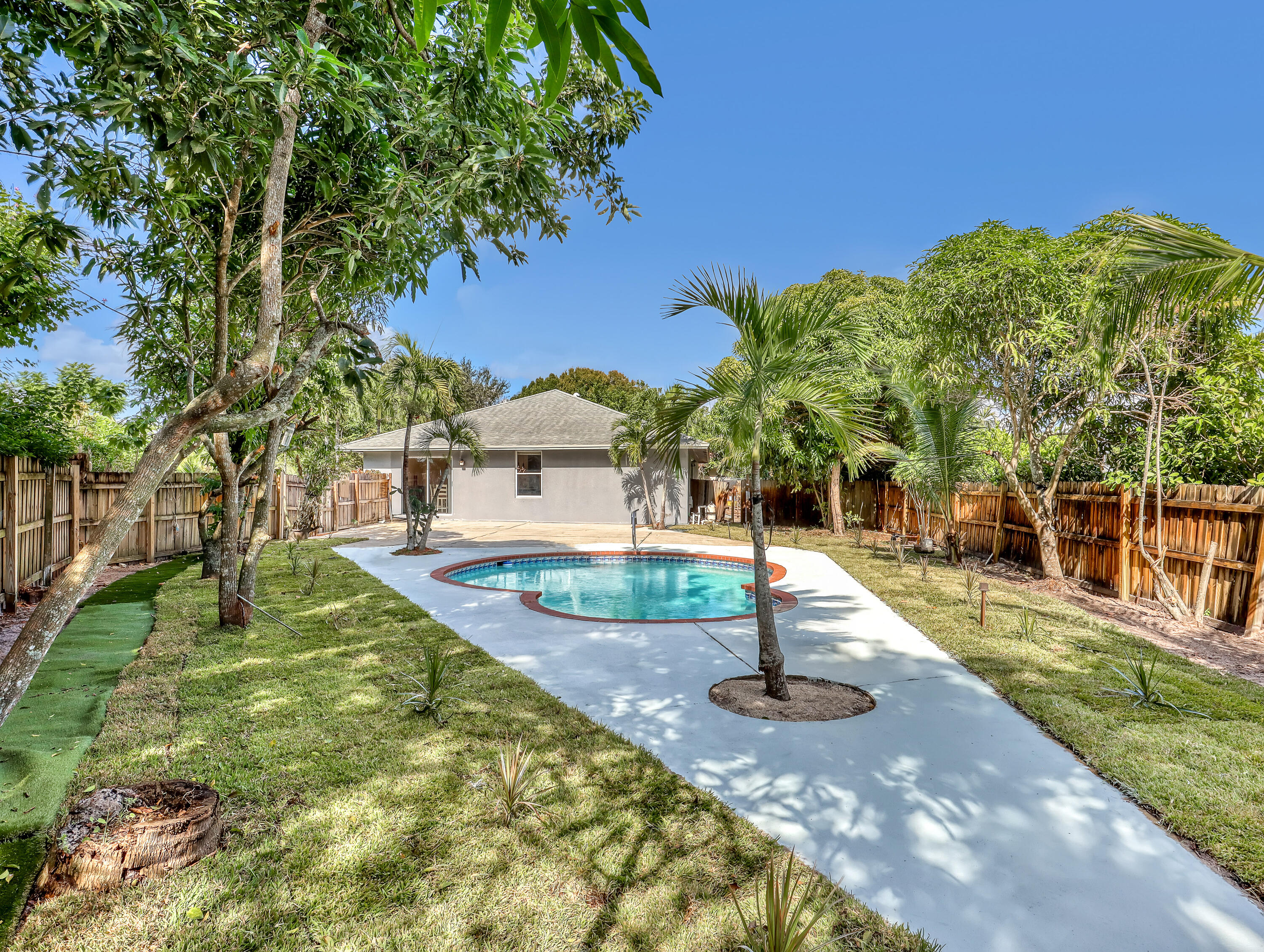 SUGAR POND MANOR OF WELLI - Residential Lease