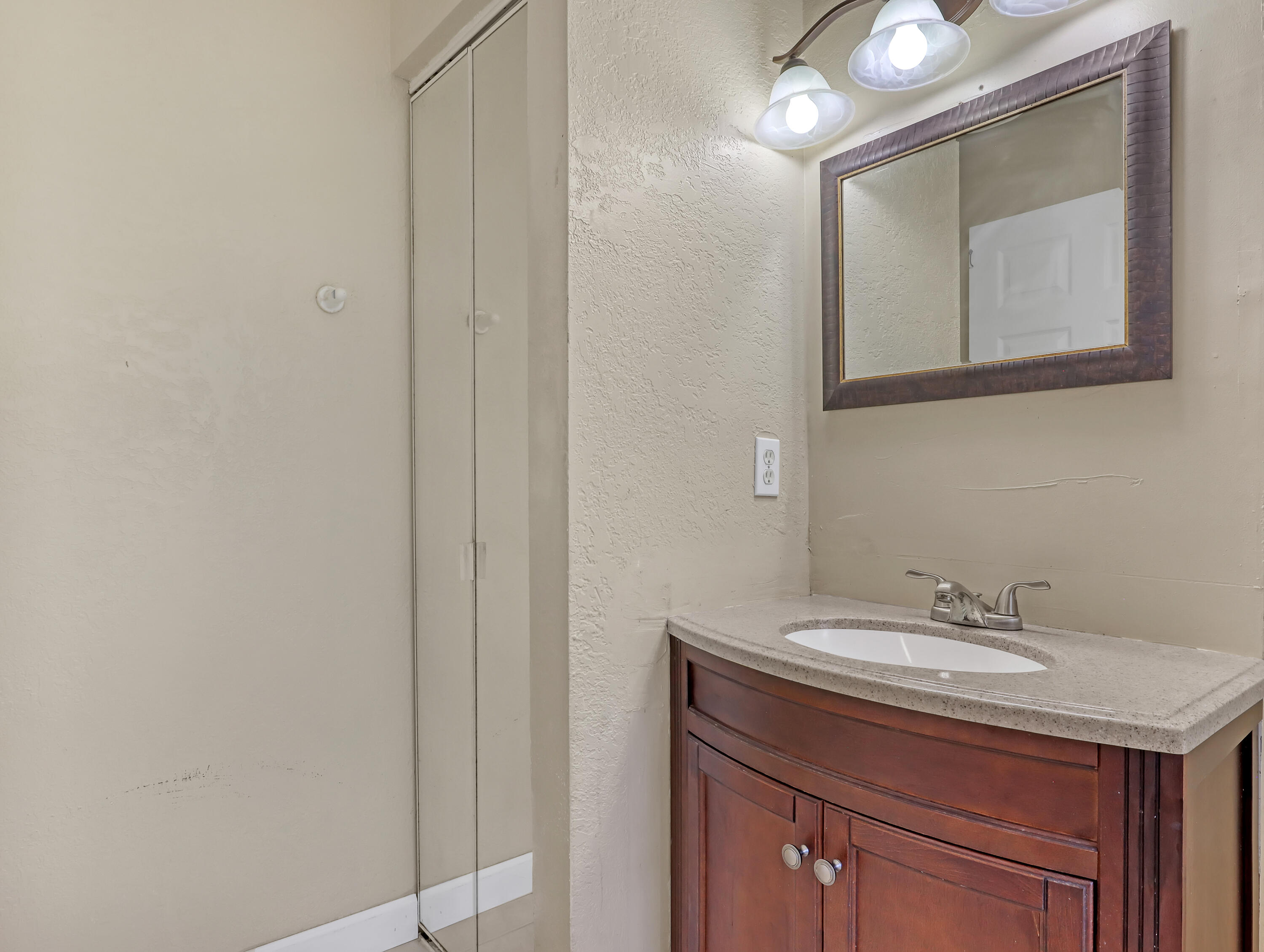 SUGAR POND MANOR OF WELLI - Residential Lease