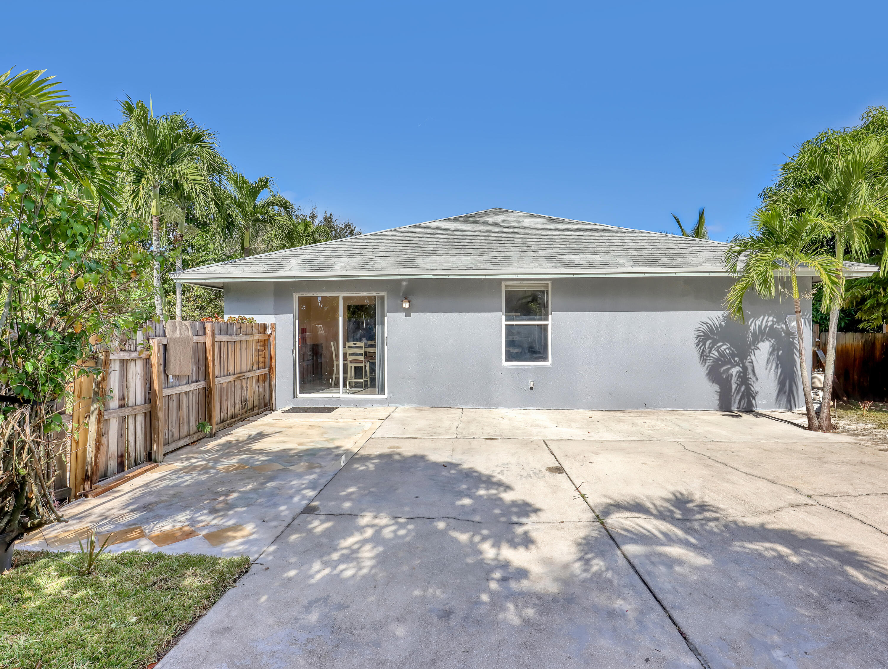 SUGAR POND MANOR OF WELLI - Residential Lease