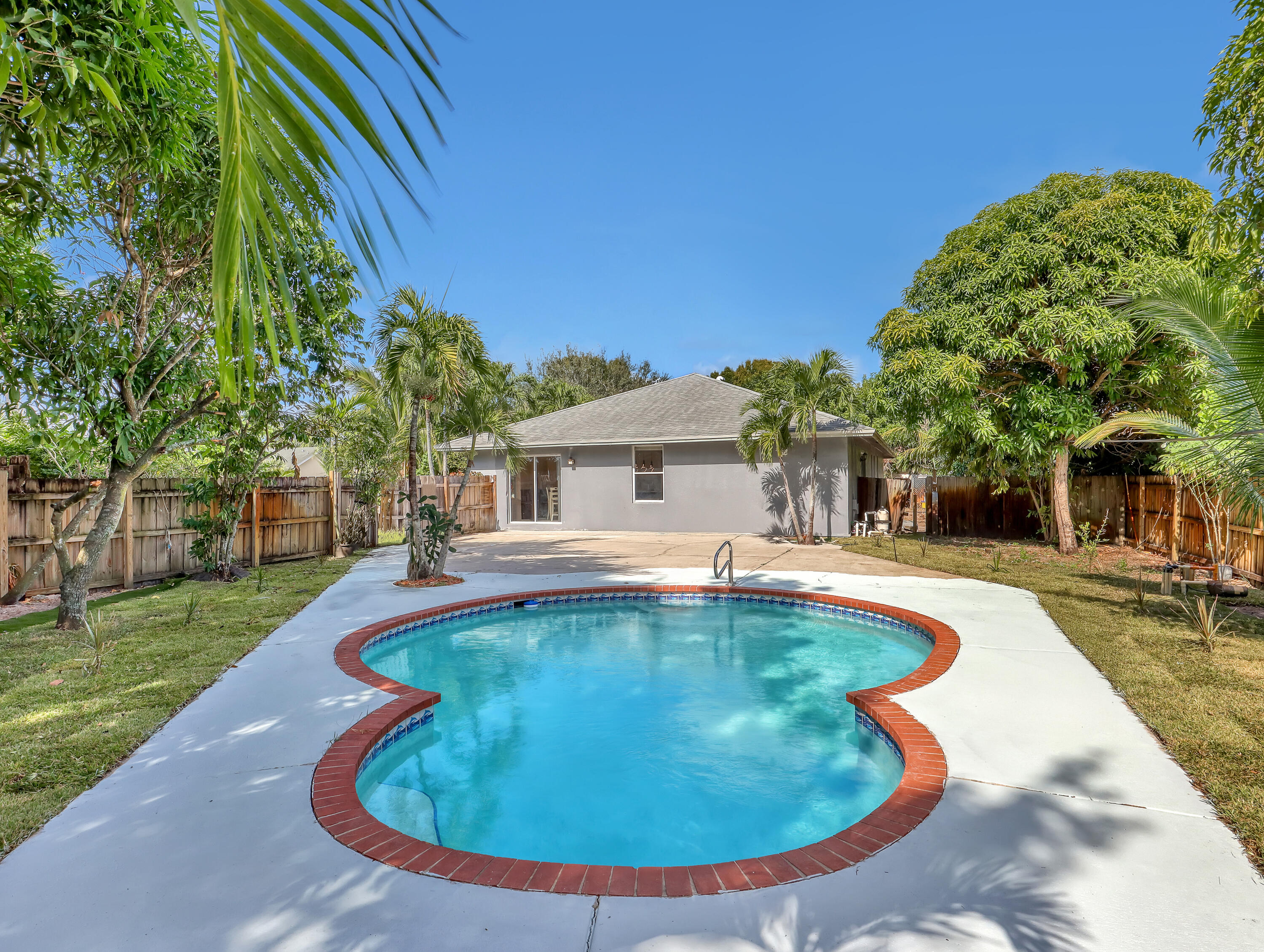 SUGAR POND MANOR OF WELLI - Residential Lease