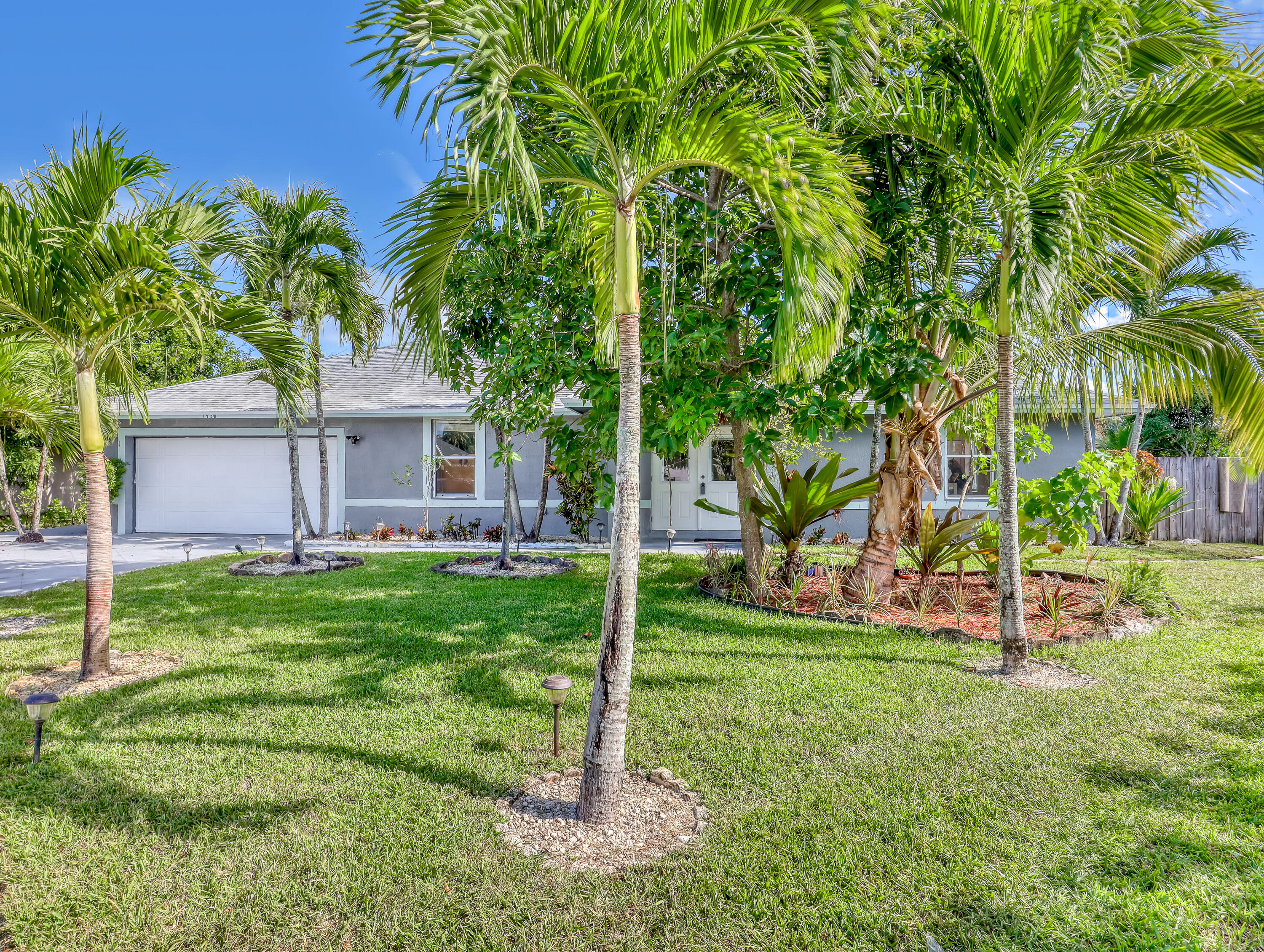 SUGAR POND MANOR OF WELLI - Residential Lease