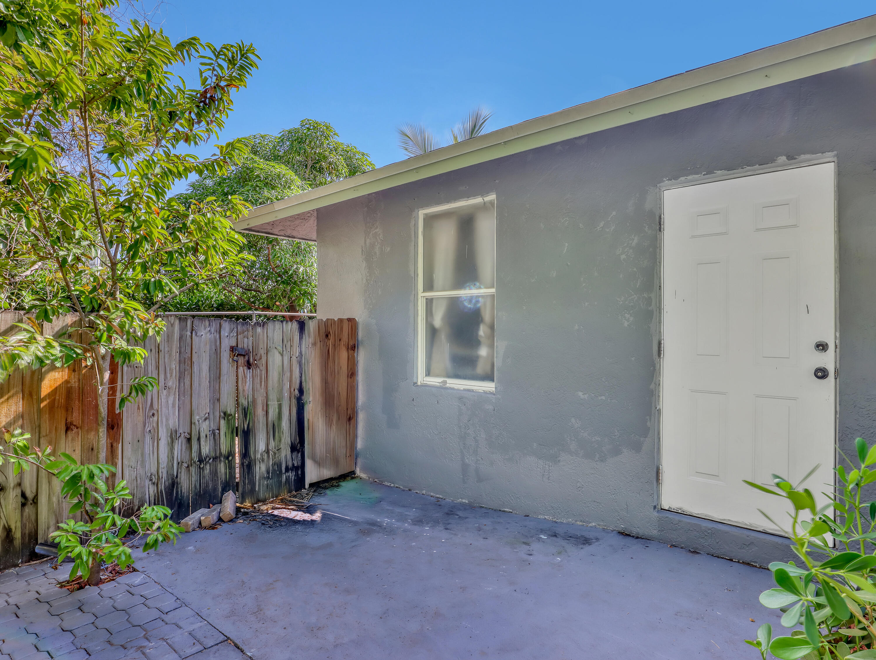 SUGAR POND MANOR OF WELLI - Residential Lease