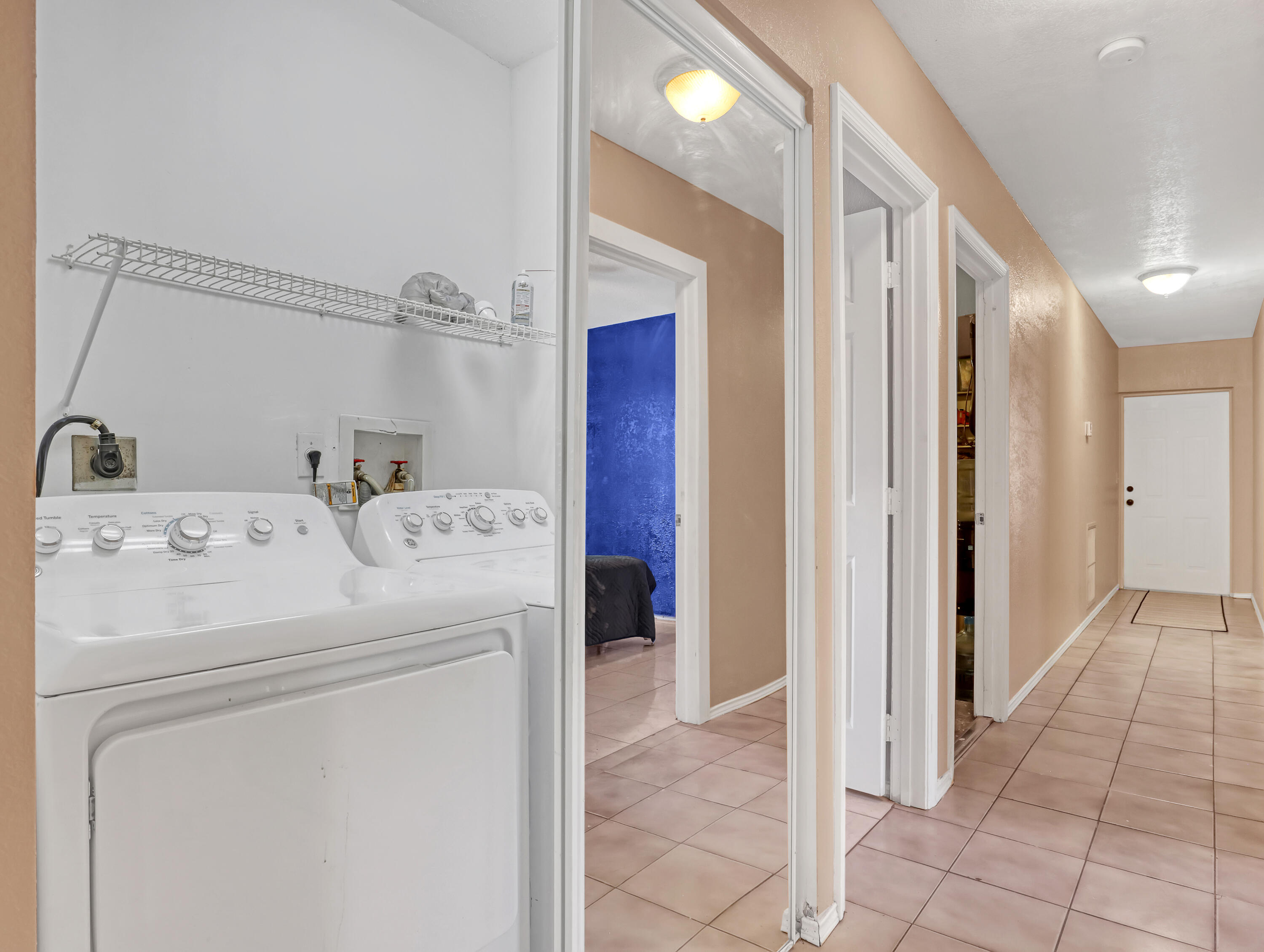 SUGAR POND MANOR OF WELLI - Residential Lease