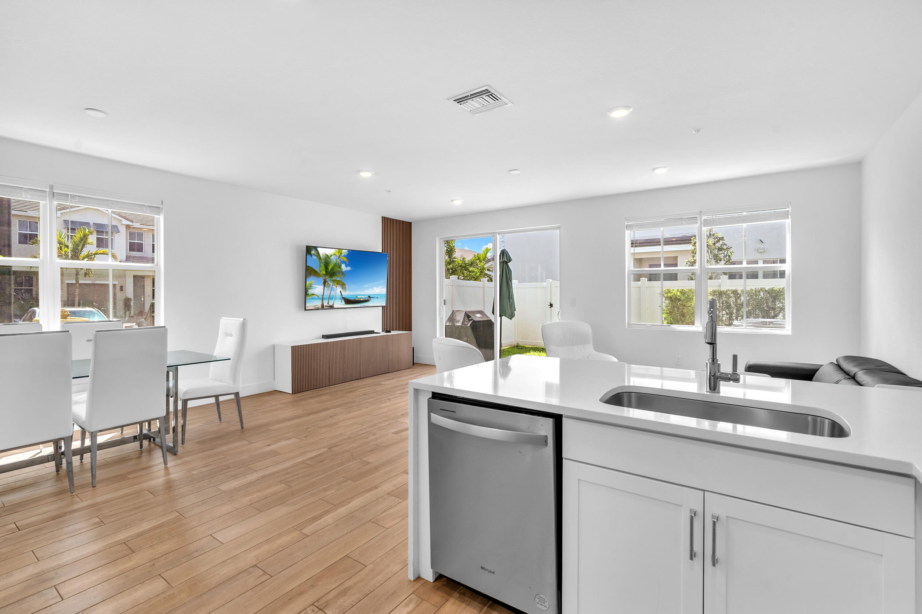 MERRICK SQUARE - Residential