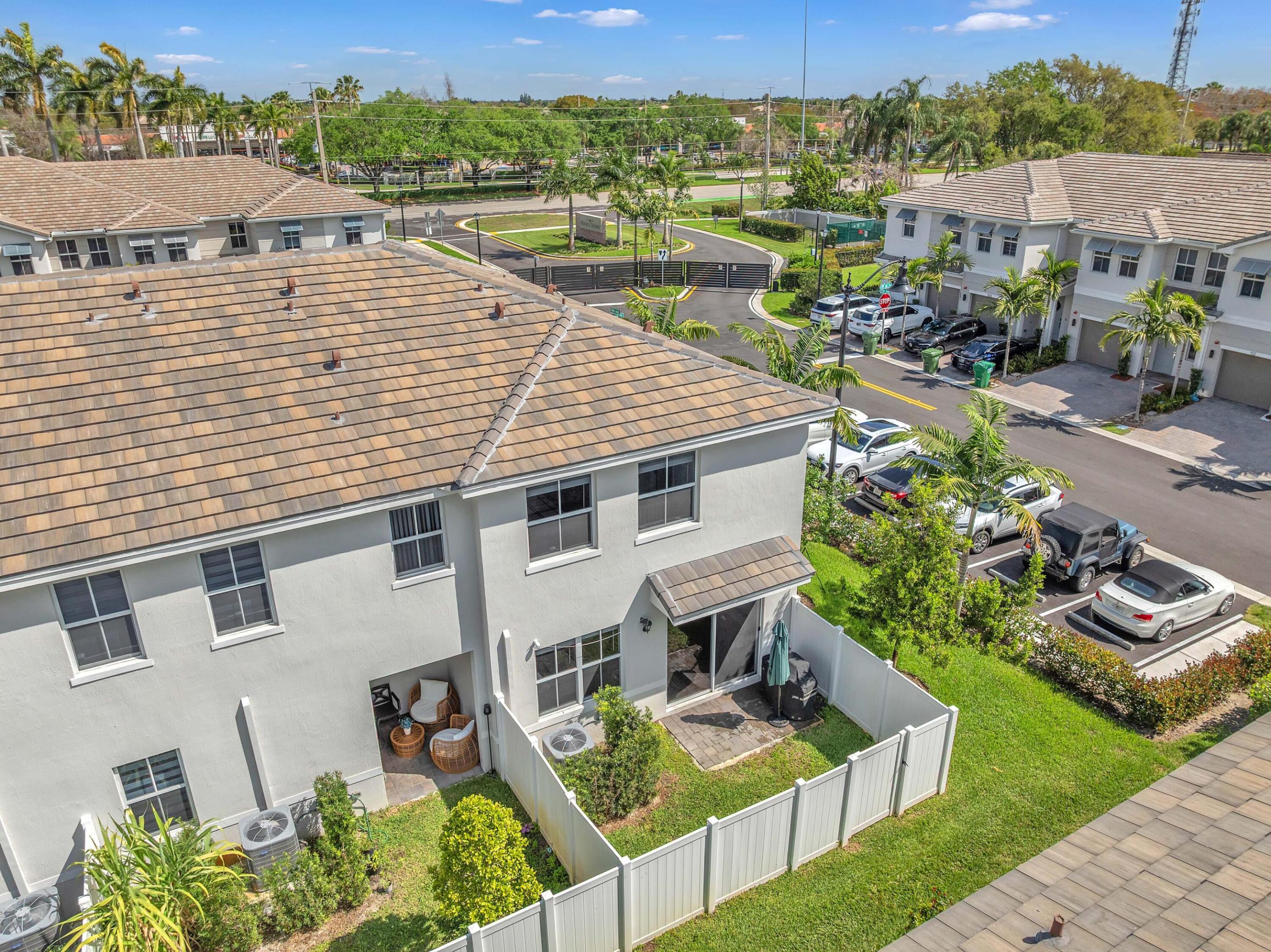 MERRICK SQUARE - Residential