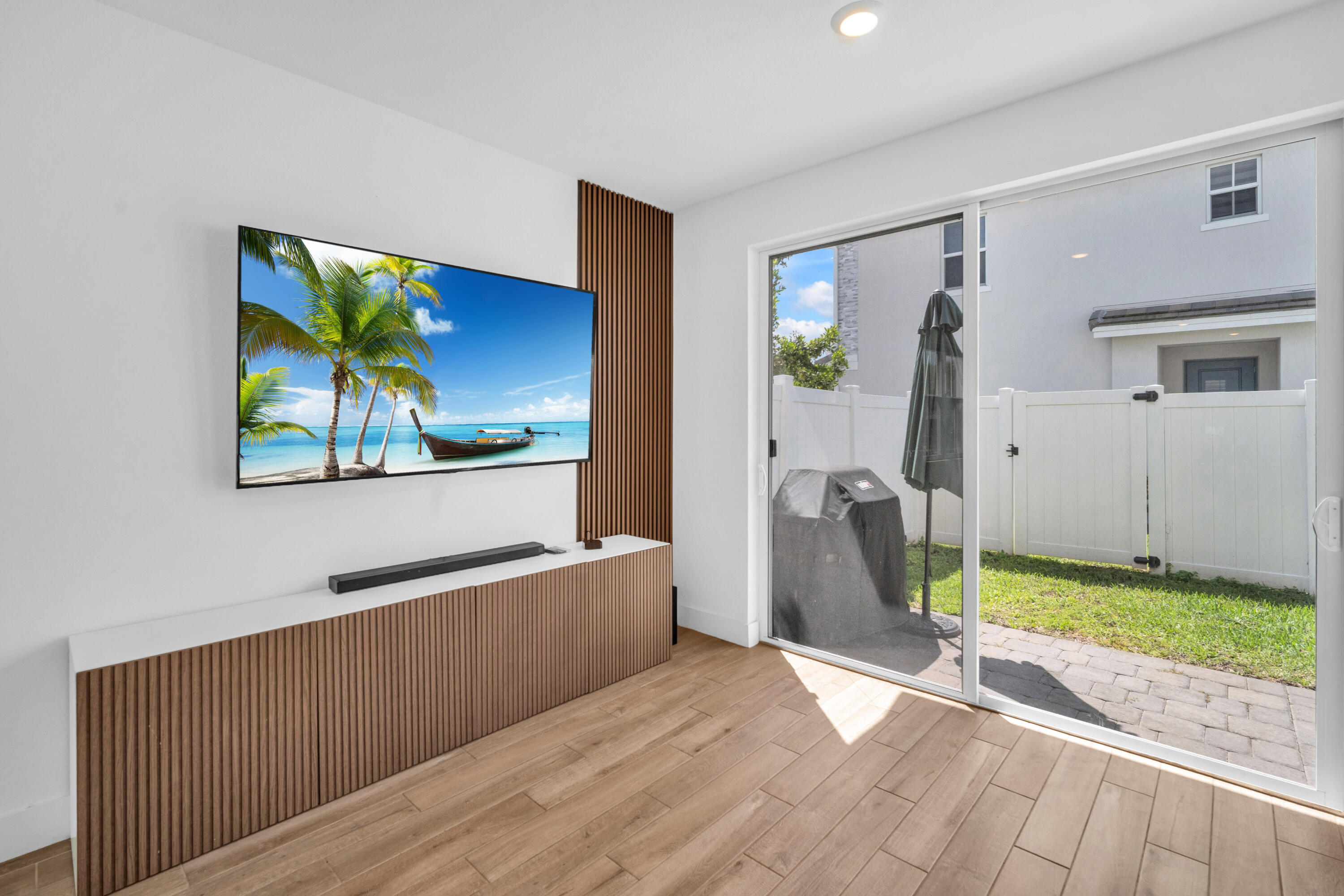 MERRICK SQUARE - Residential