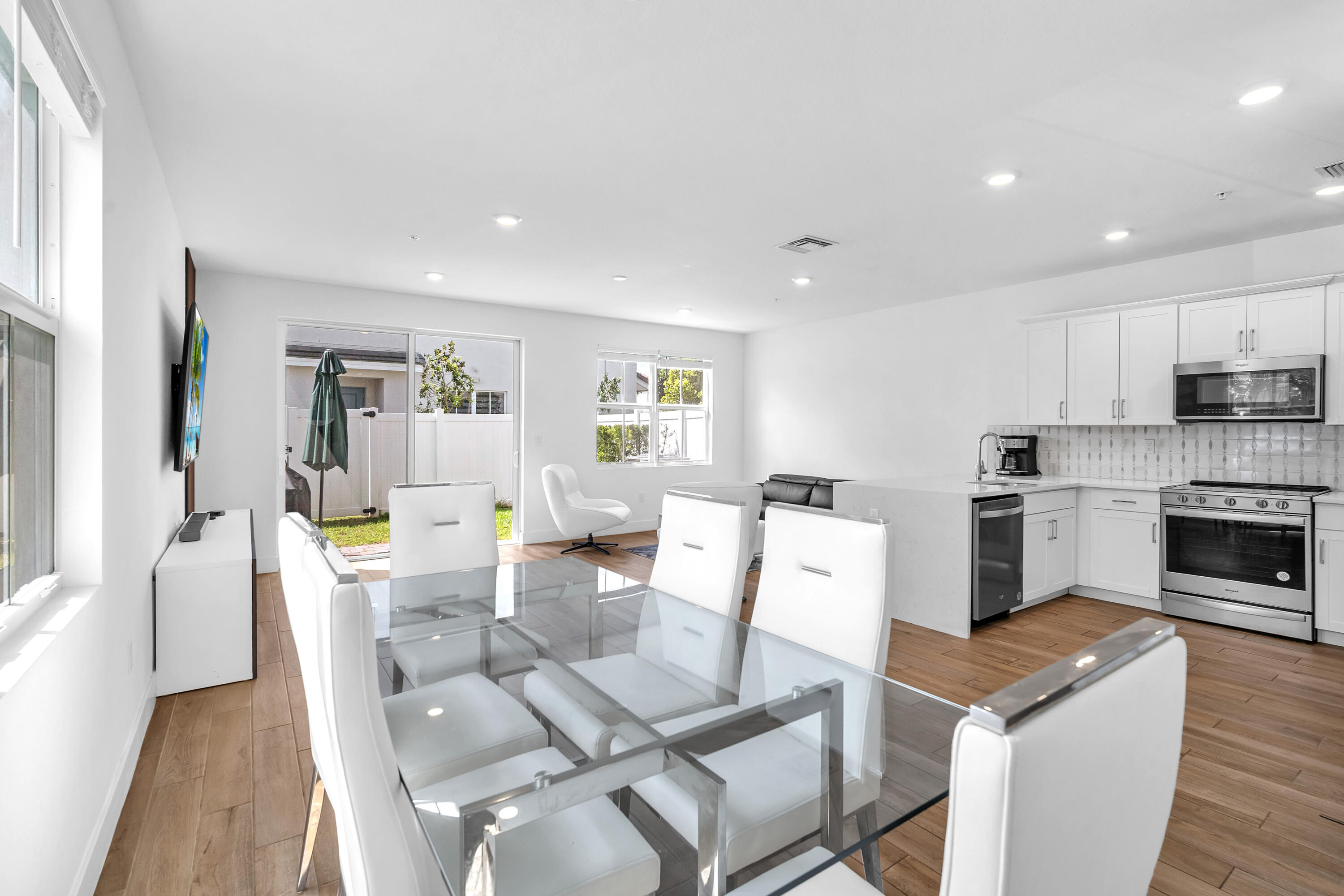 MERRICK SQUARE - Residential