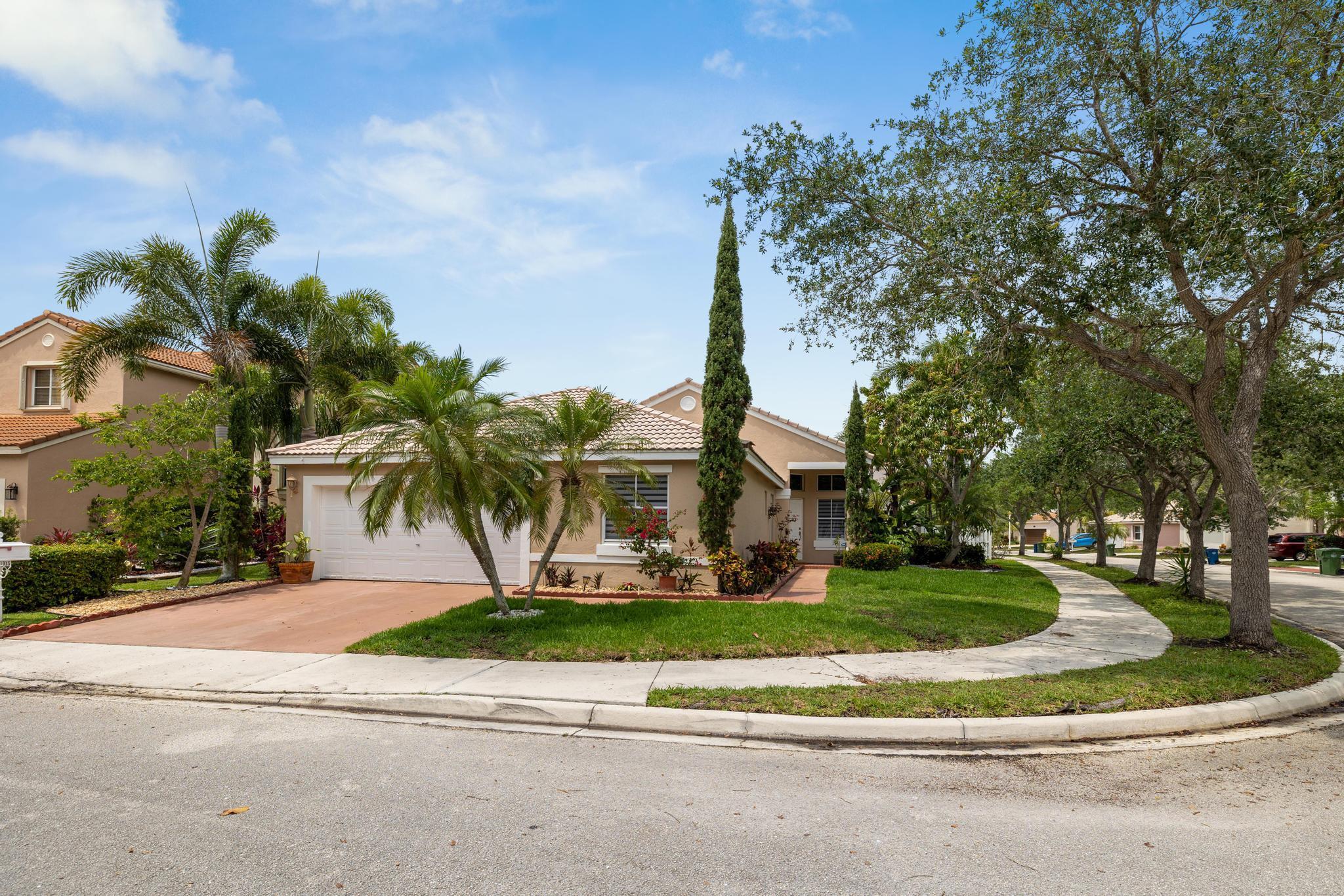 SPECTACULAR 3/2 REMODELED SINGLE-FAMILY HOME IN THE HEART OF WESTON! Located in The Falls, a highly desired, safe, and quiet gated community with 24/7 security. Enjoy great community amenities including a pool, playground, and picnic areas. This home features a private upgraded pool and jacuzzi, top-of-the-line appliances, and 2 parking spaces. Zoned for Weston's A-rated schools and close to I-75, I-595, Sawgrass Expressway, and Sawgrass Mills Mall. Yearly rental. HOA requires a $1,000 security deposit and 700+ credit score is preferred. Move-in: First, Last, Security + HOA deposit. Lawn care and pool maintenance included. Don't miss this opportunity--won't last!