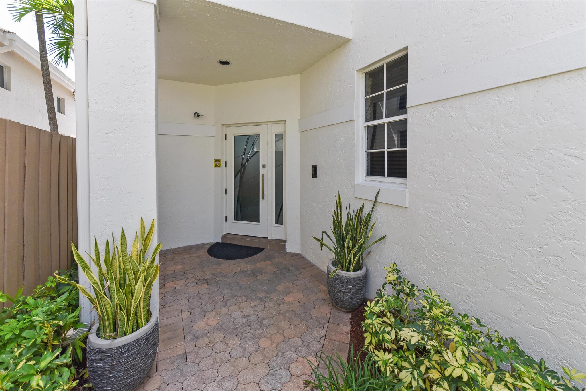 6646 NW 25th Terrace