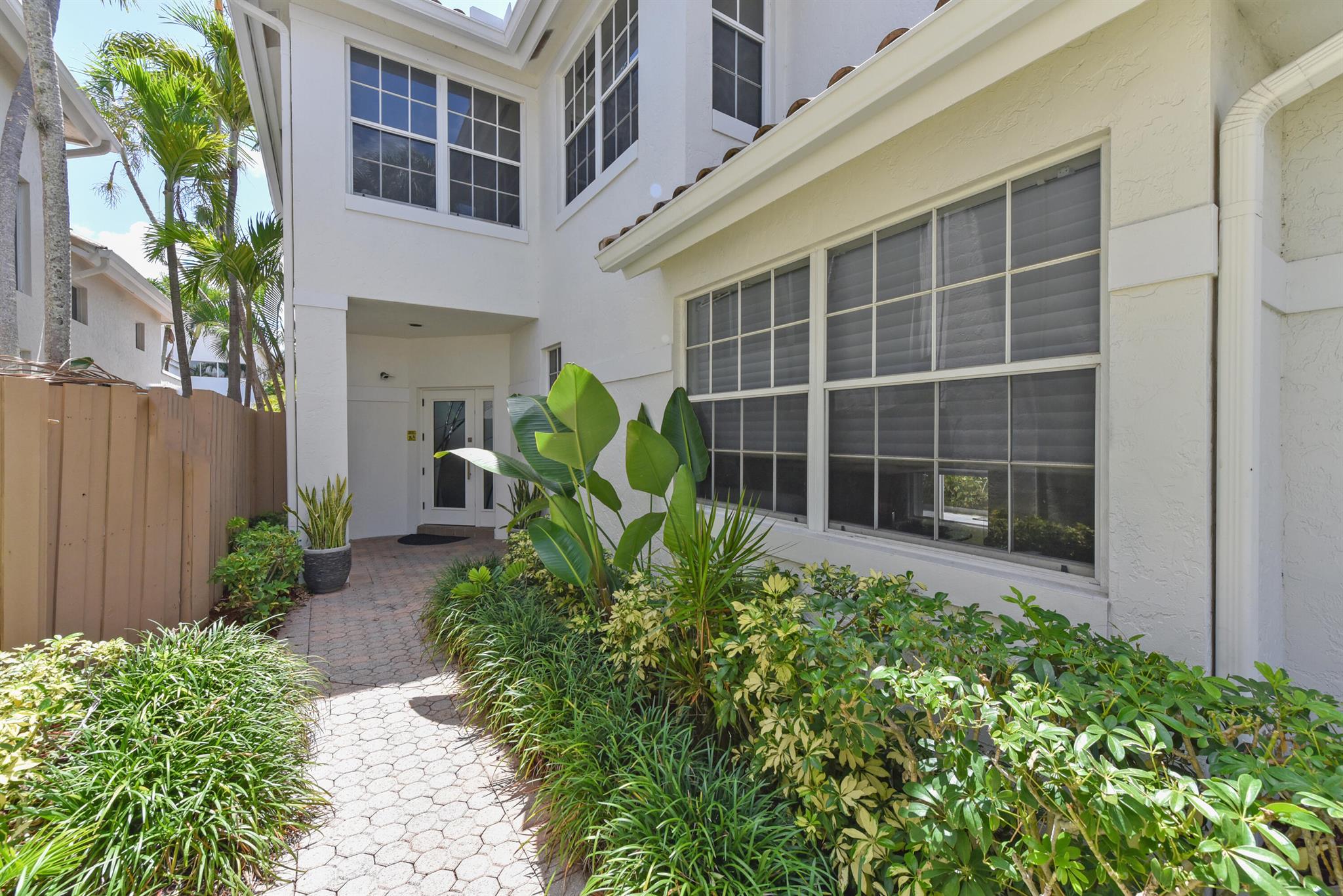 6646 NW 25th Terrace