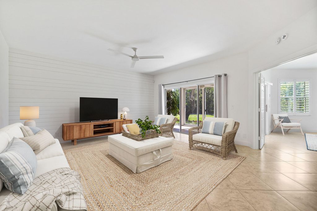 Photo of 2703 N Fairway Dr Drive N, Jupiter, FL 33477 (MLS # B26006877)