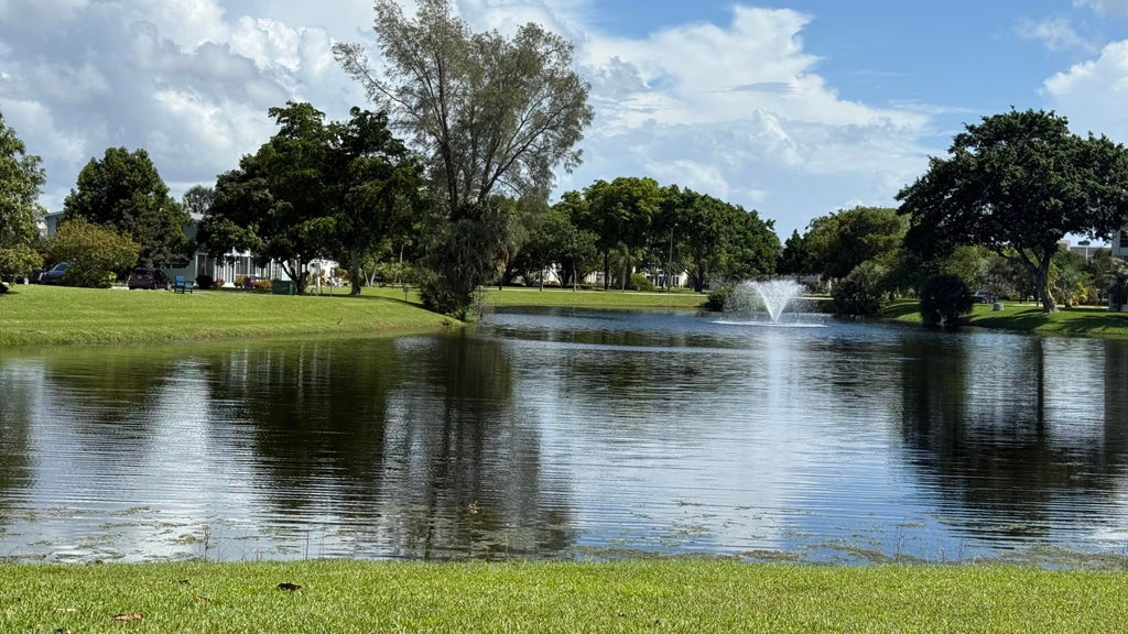 Photo of 1034 Farnham O #1034, Deerfield Beach, FL 33442 (MLS # B26076446)