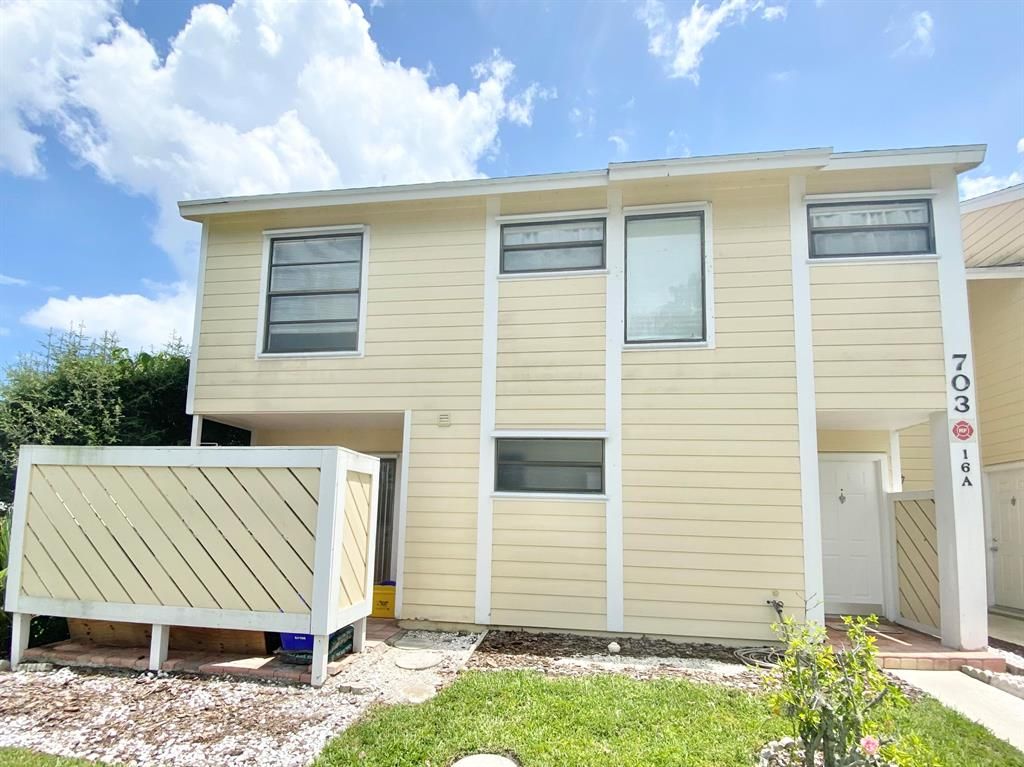 Photo of 703 Stonewood Court Ct #16a, Jupiter, FL 33458 (MLS # R10734013)