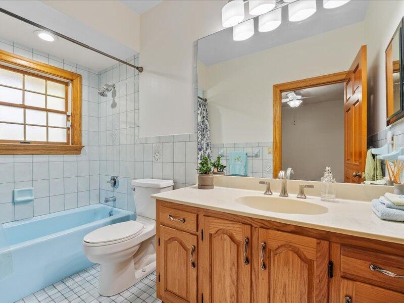 PADDOCK PARK 1 OF WELLINGTON - Residential