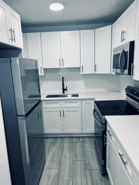 Featured picture for the property R11116476