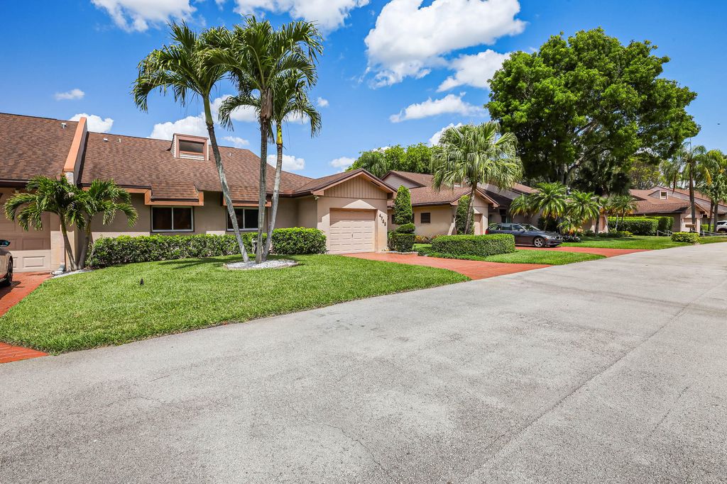 Photo of 4733 S Fountains Dr Dr S, Lake Worth, FL 33467 (MLS # B26023213)