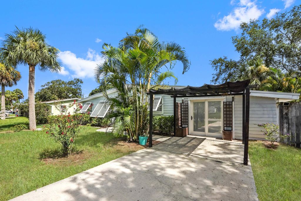 Photo of 7602 Santa Rosa Parkway, Fort Pierce, FL 34951 (MLS # R11008848)