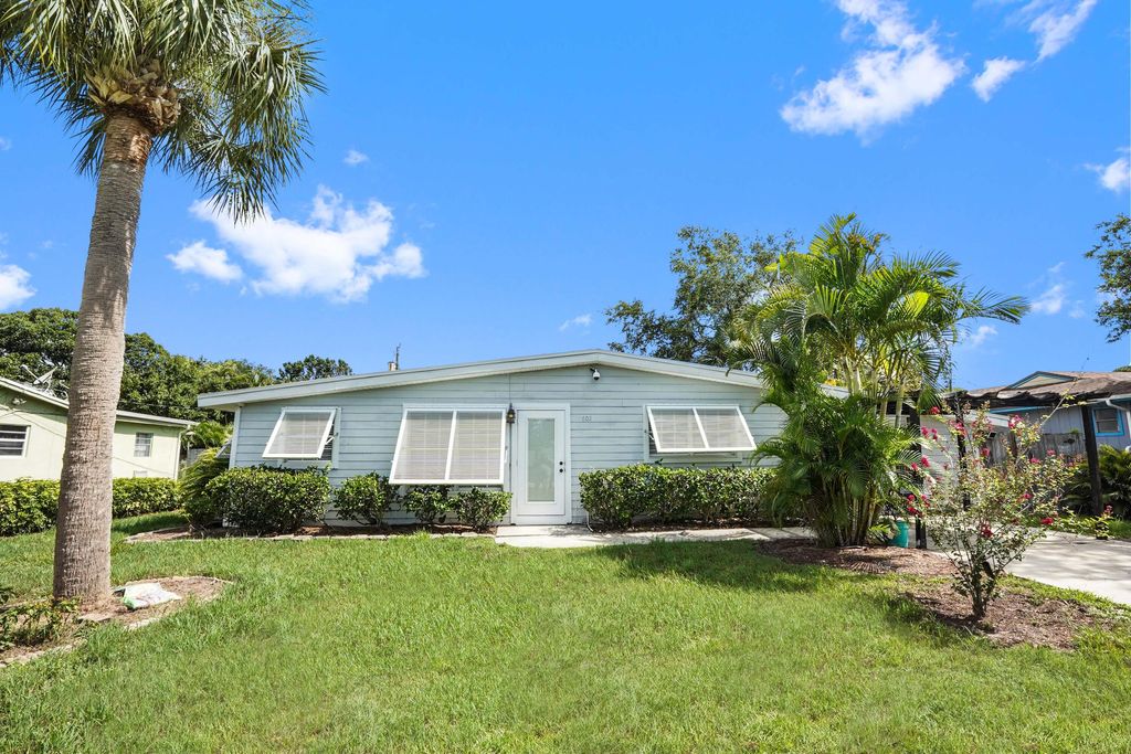 Photo of 7602 Santa Rosa Parkway, Fort Pierce, FL 34951 (MLS # R11008848)