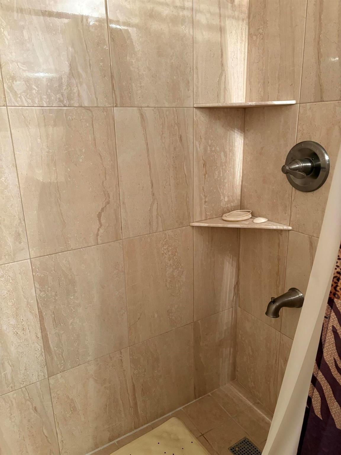 KENT CONDOS - Residential