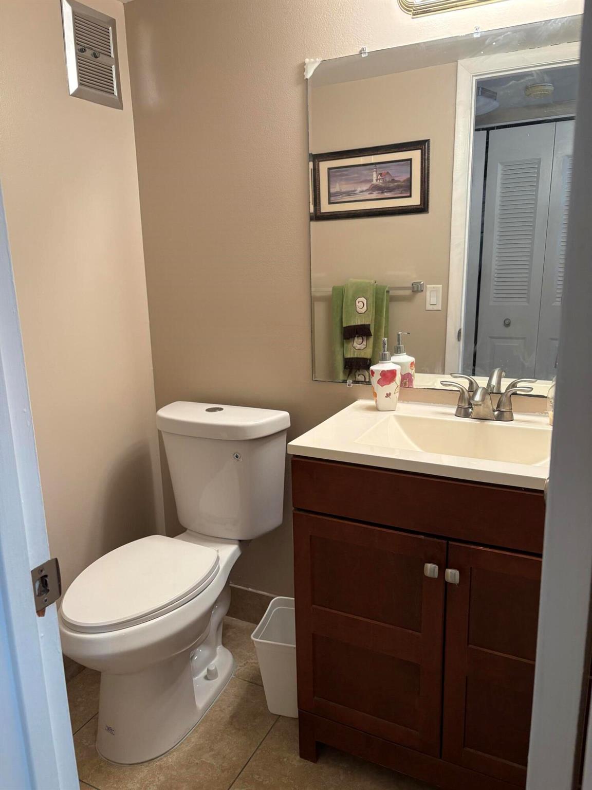 KENT CONDOS - Residential