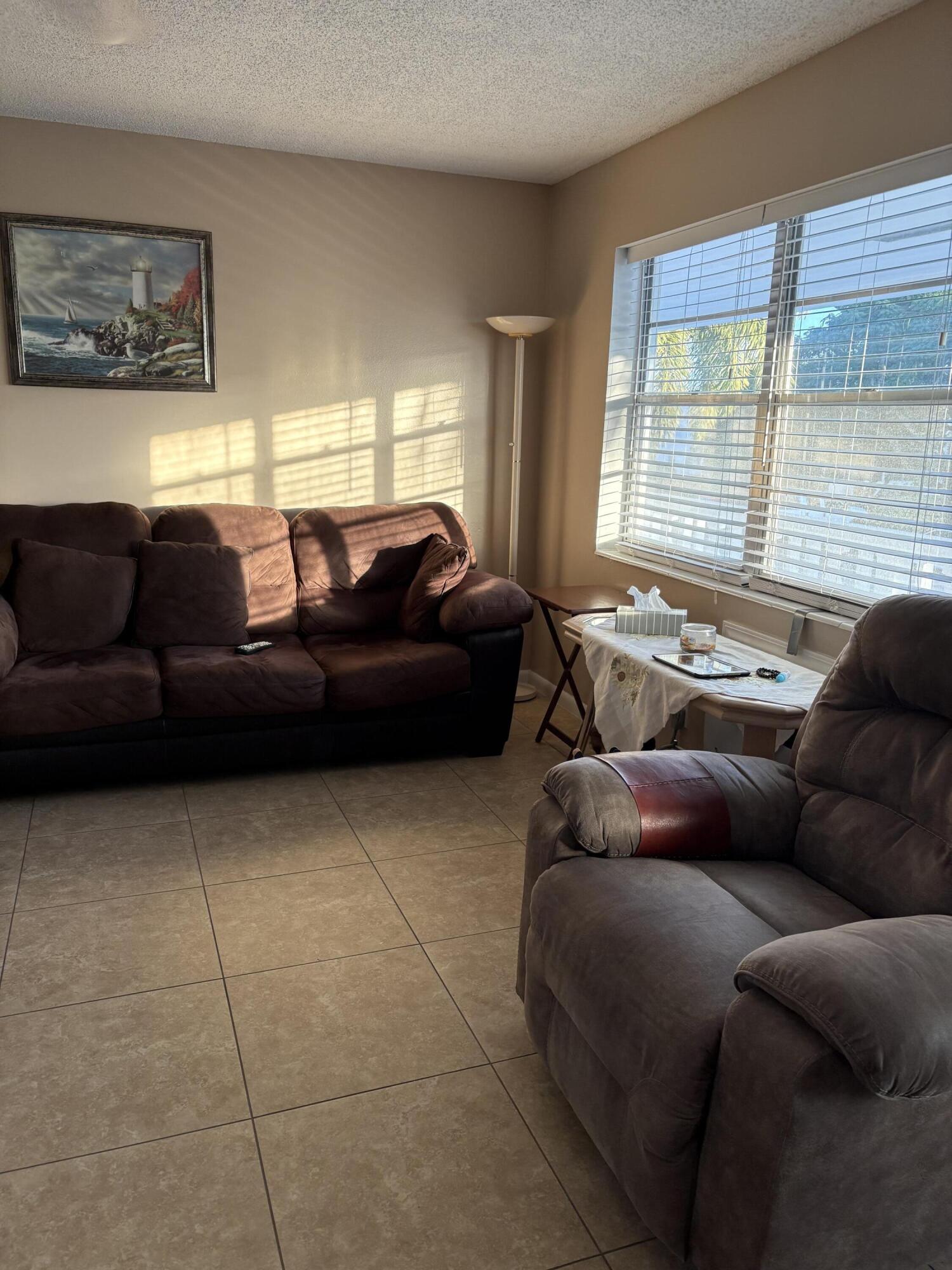 KENT CONDOS - Residential