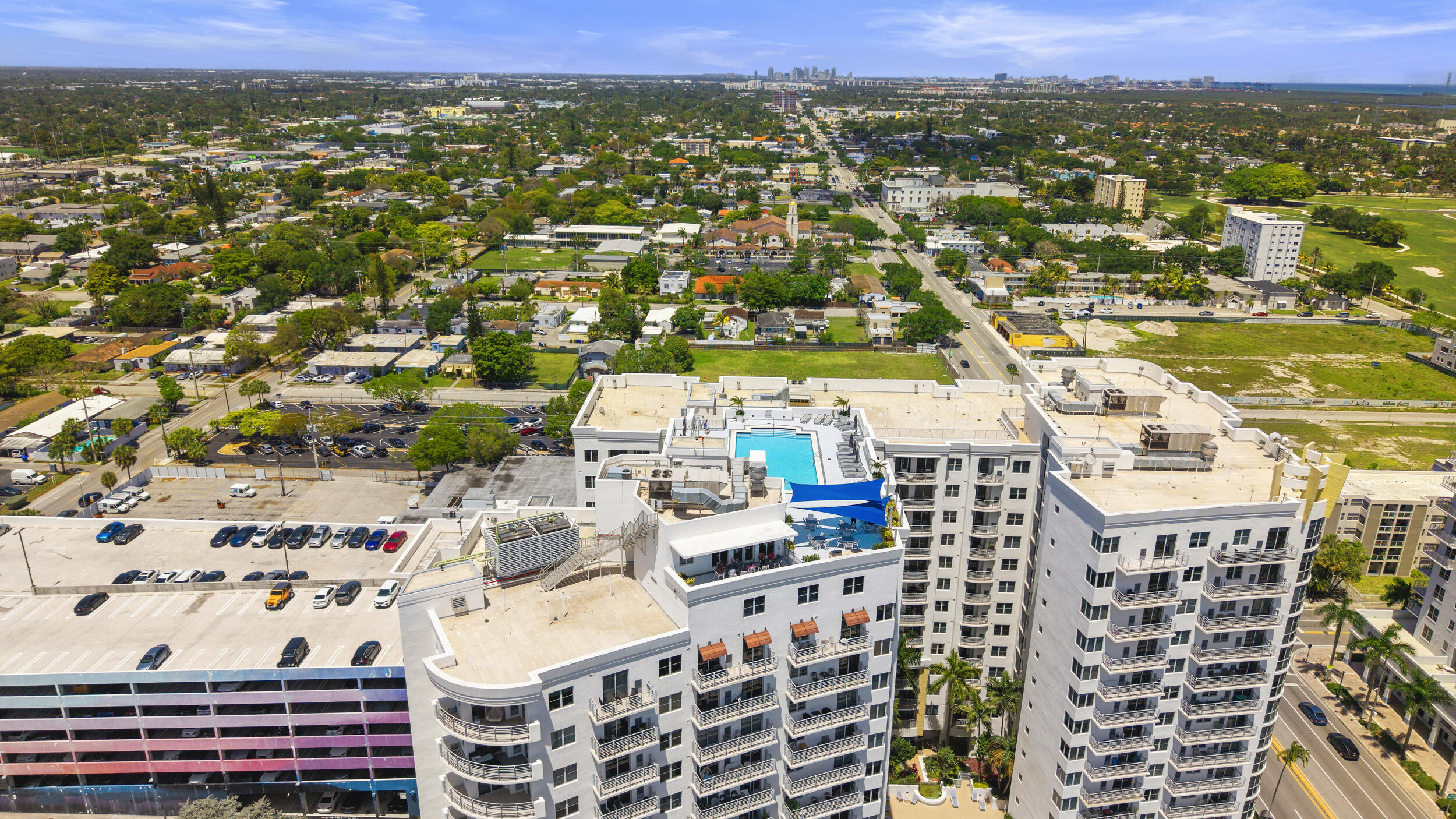 RADIUS CONDO - Residential