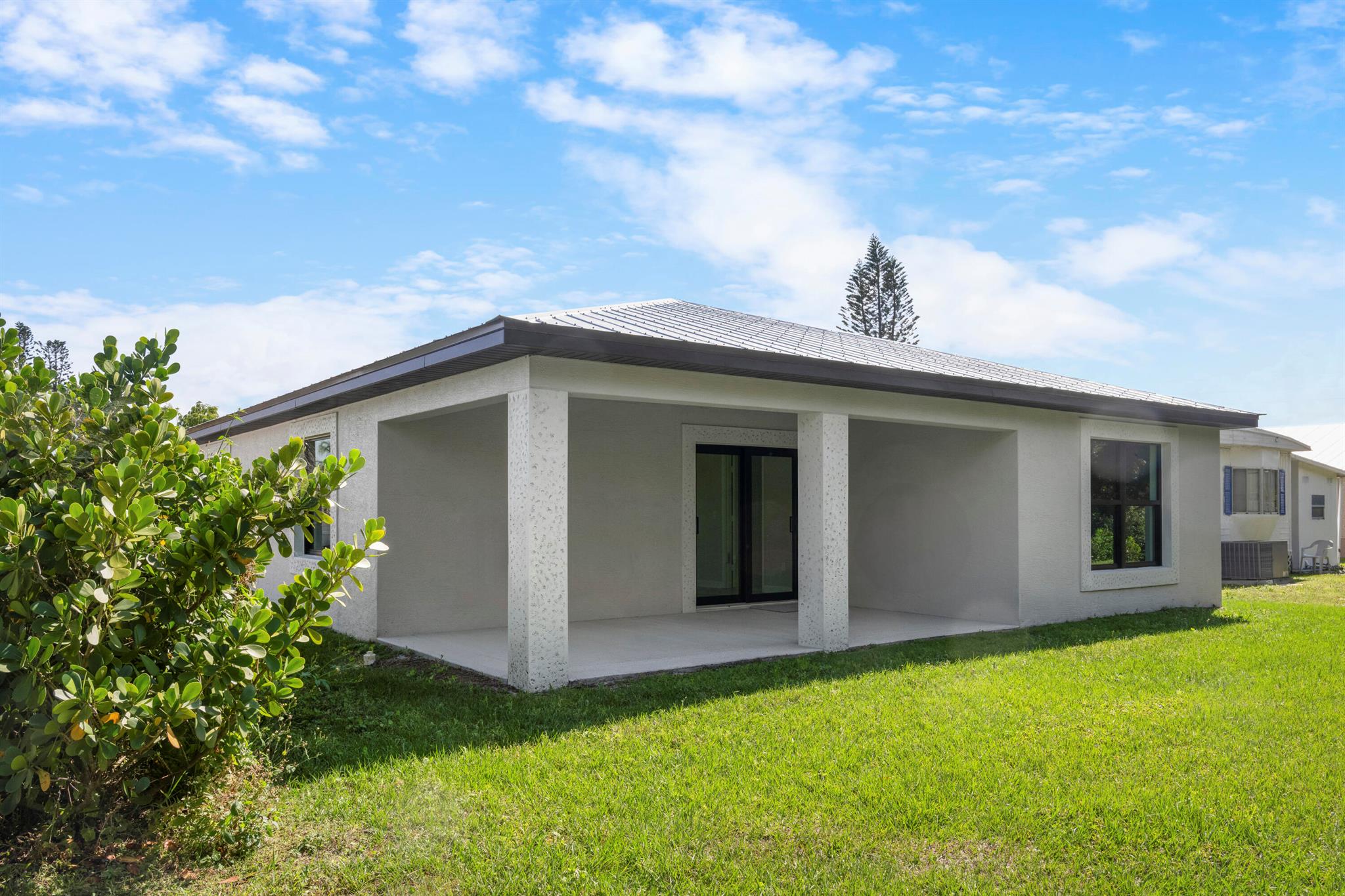 Spanish Lakes Riverfront - Residential