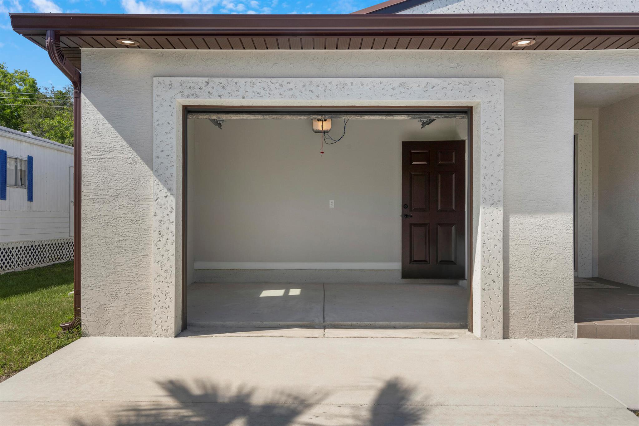 Spanish Lakes Riverfront - Residential